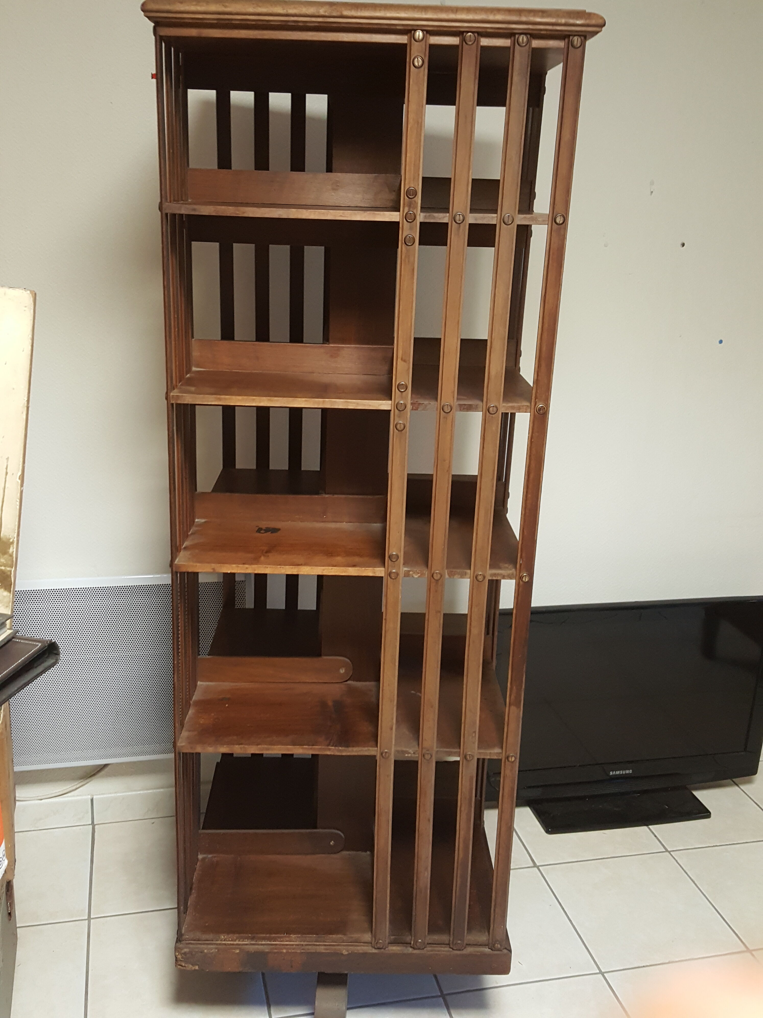 Revolving terquem bookcase