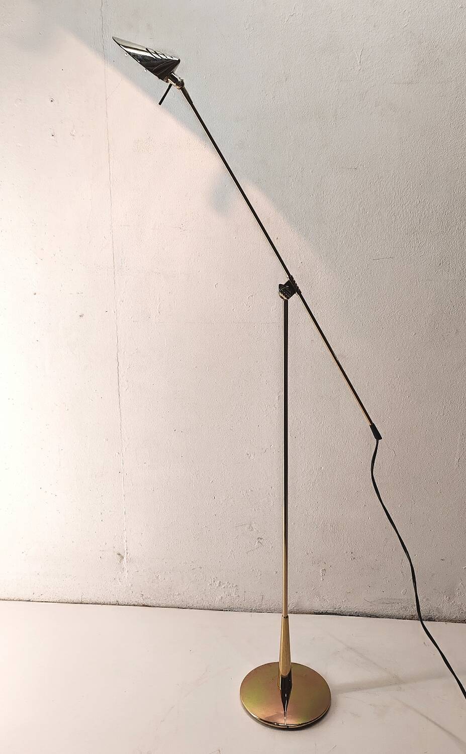 Floor lamp reading light fase 80s gold