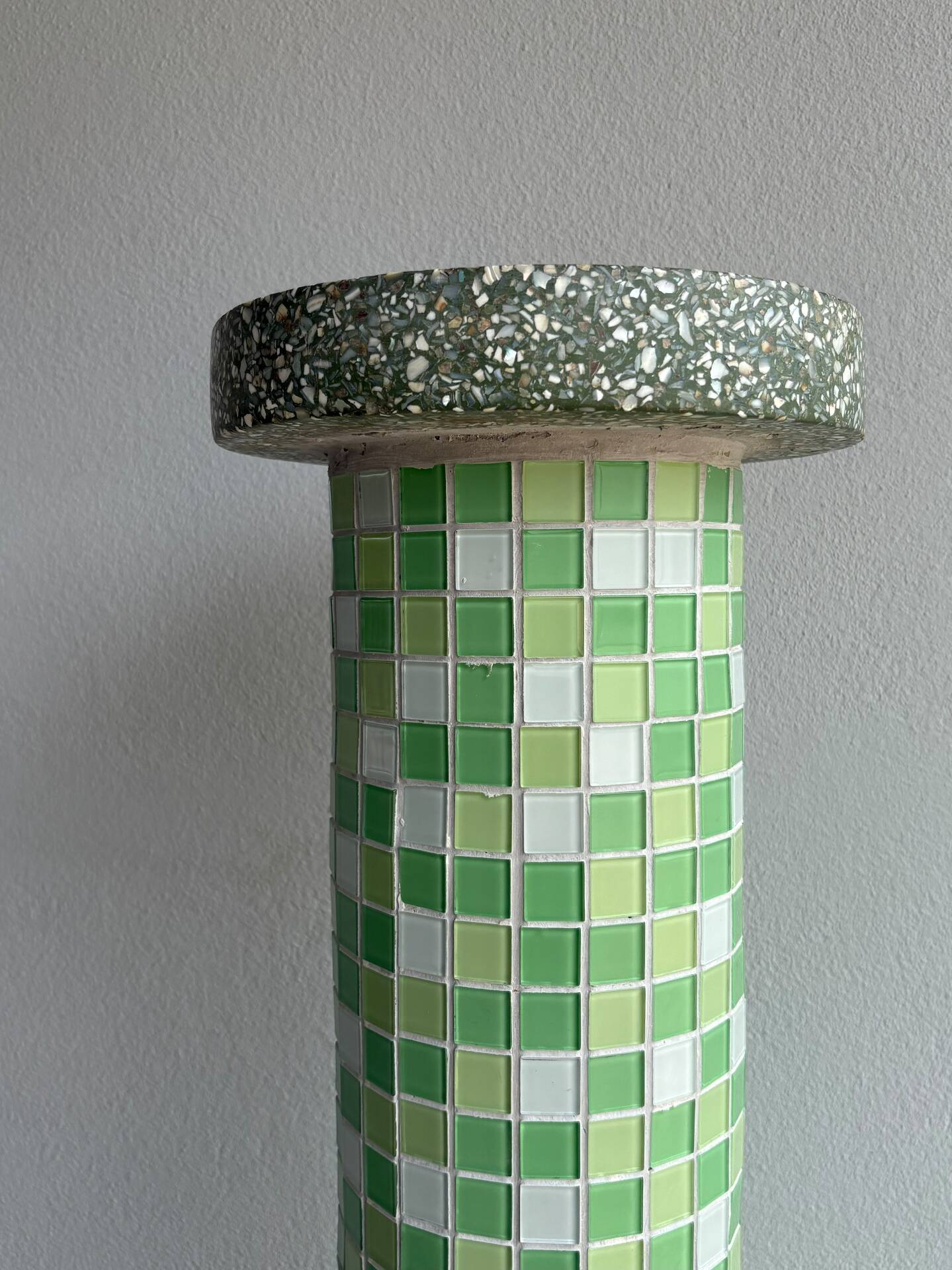 Colonne en mosaïque et terrazza