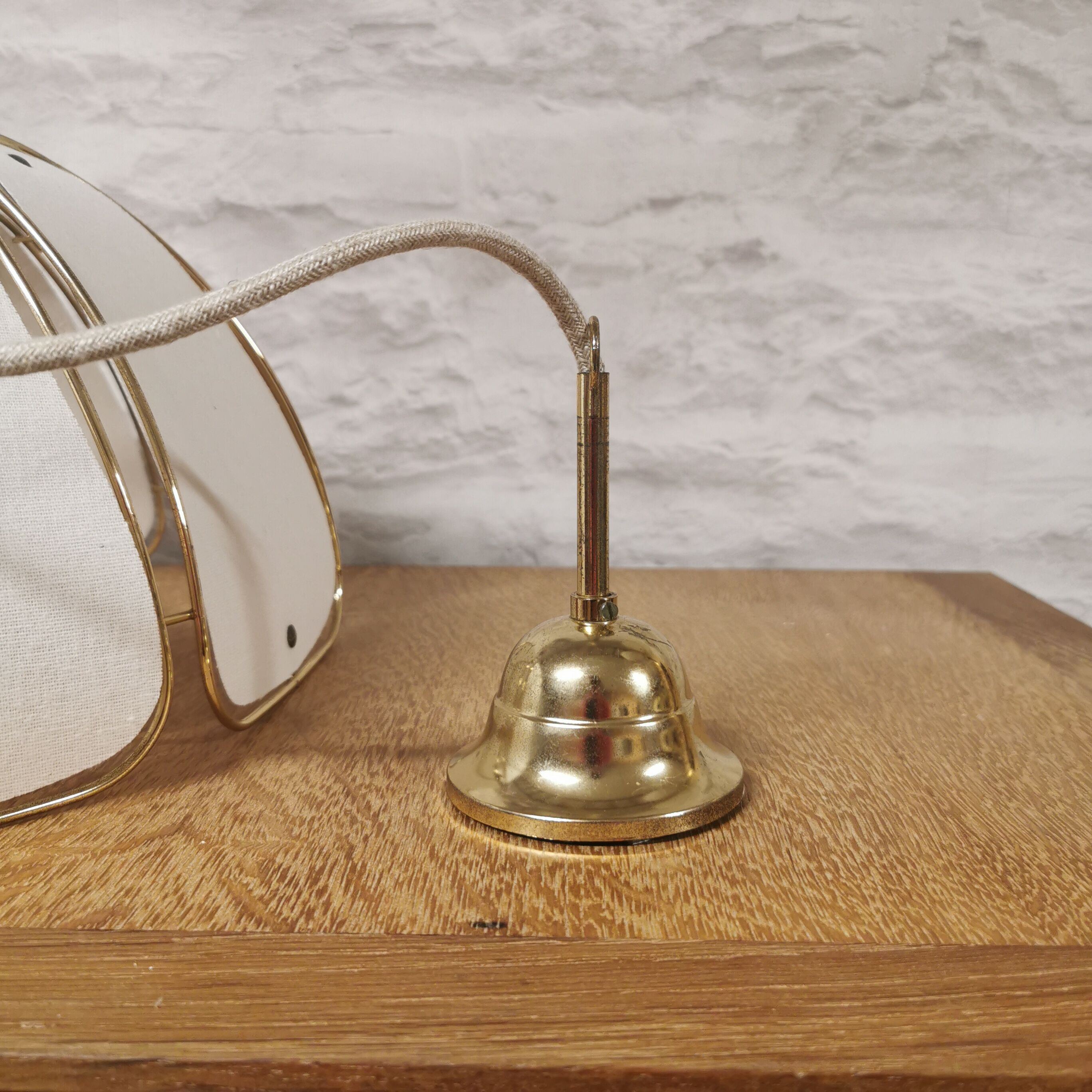 Suspension structure metal and linen