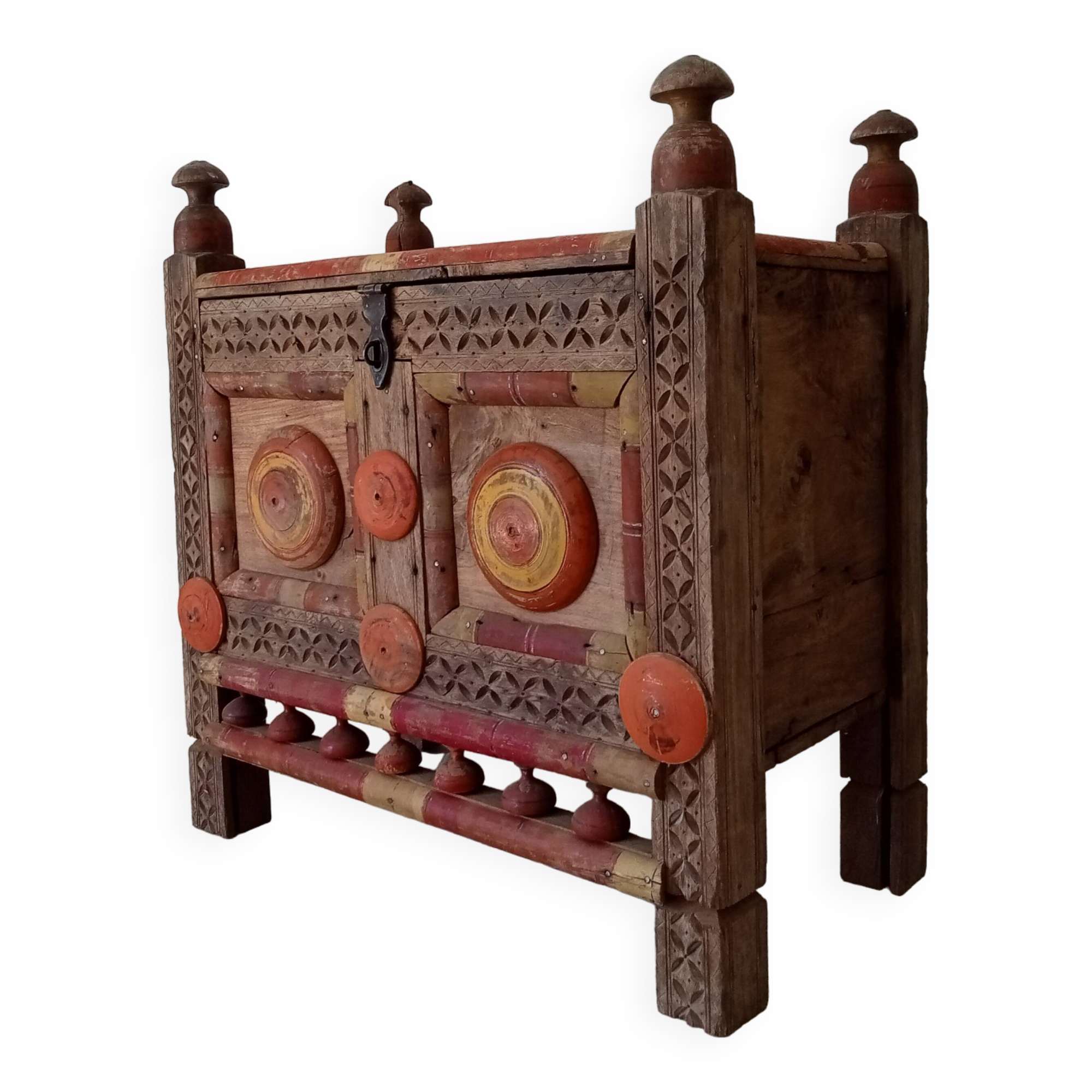 Antique Pakistani chest from the end of the 19th century