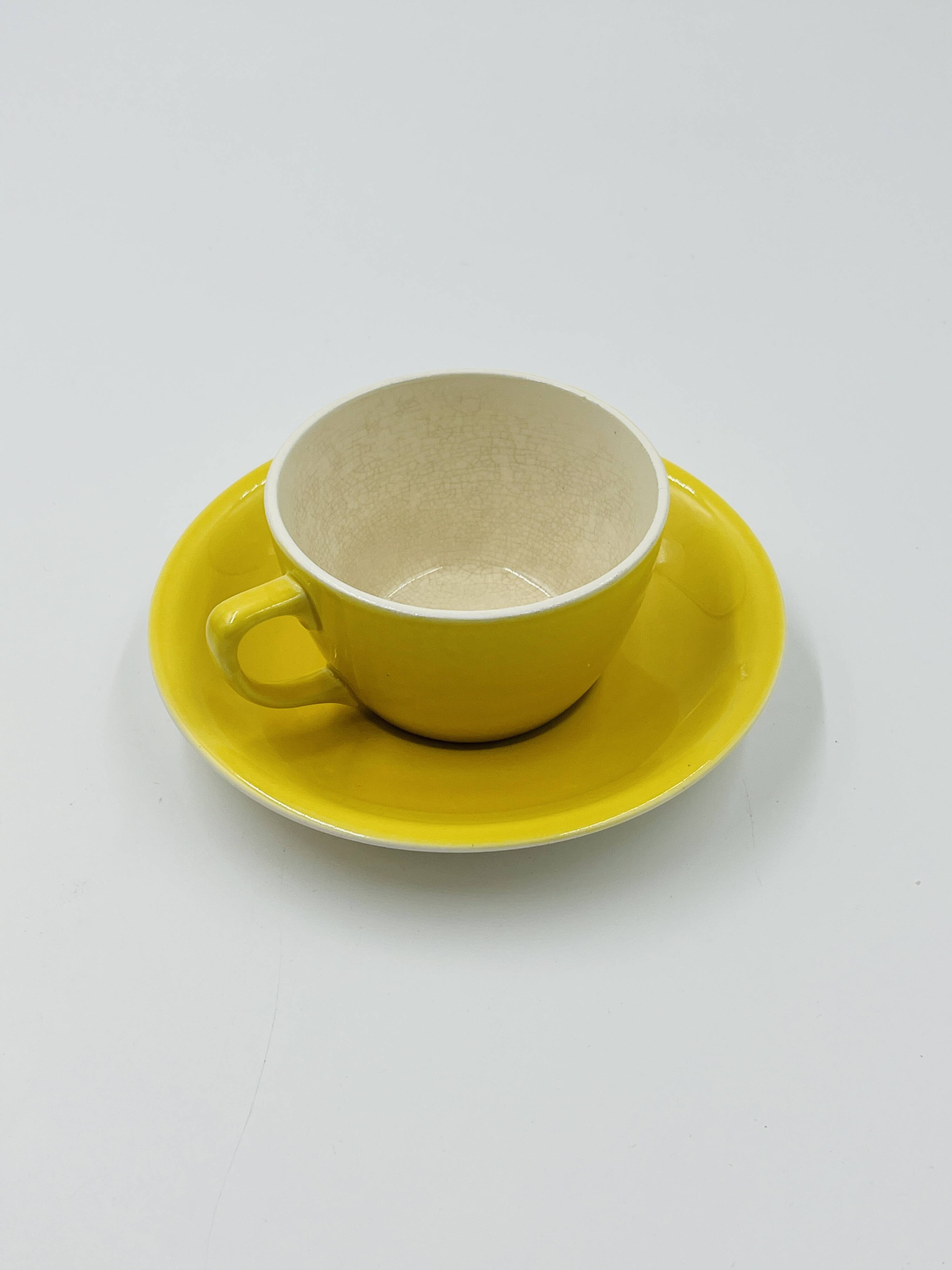 Service 10 tasses jaune Boch Belgique vintage