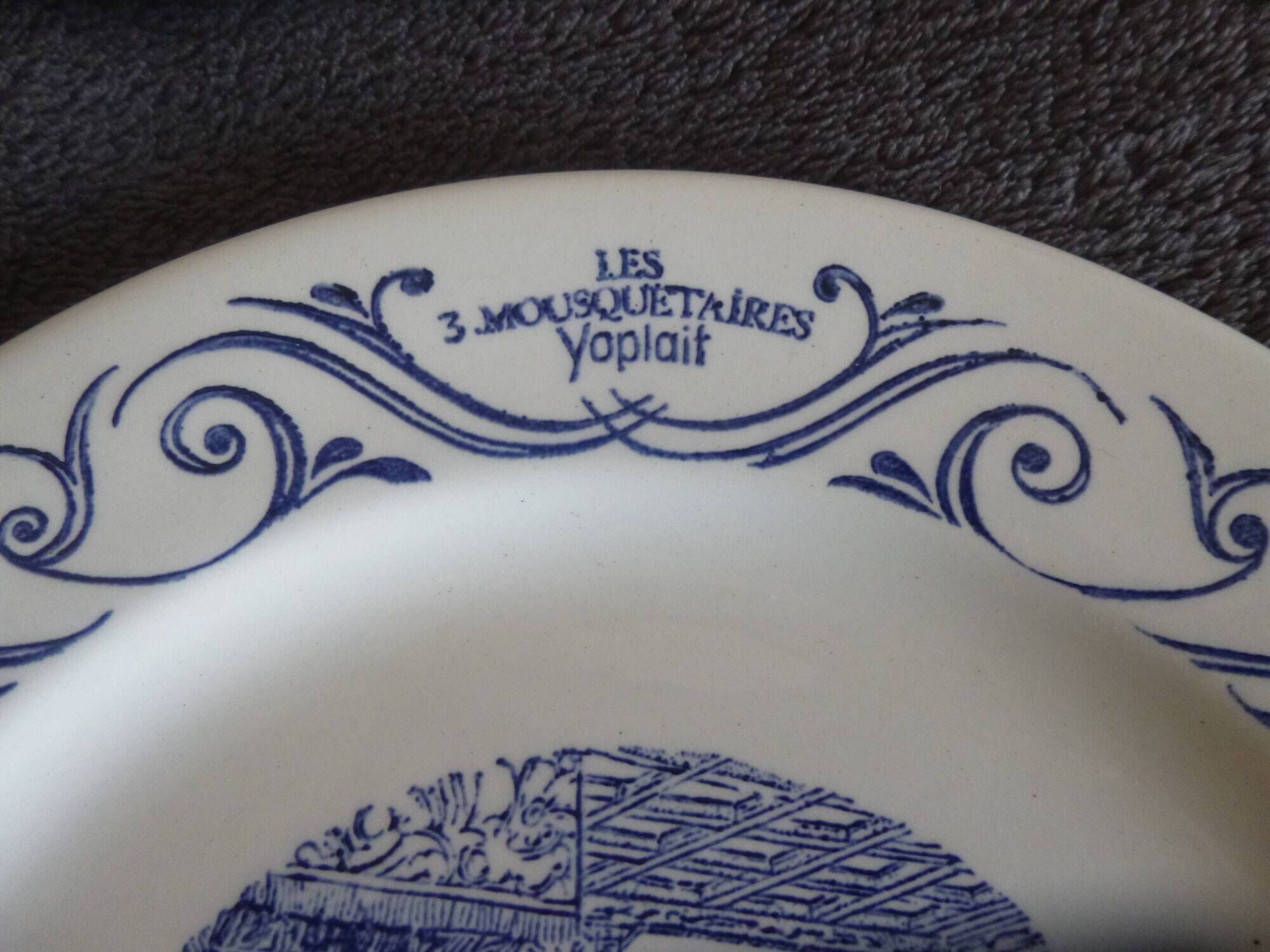 4 assiettes publicitaires Yoplait- Les 3 mousquetaires