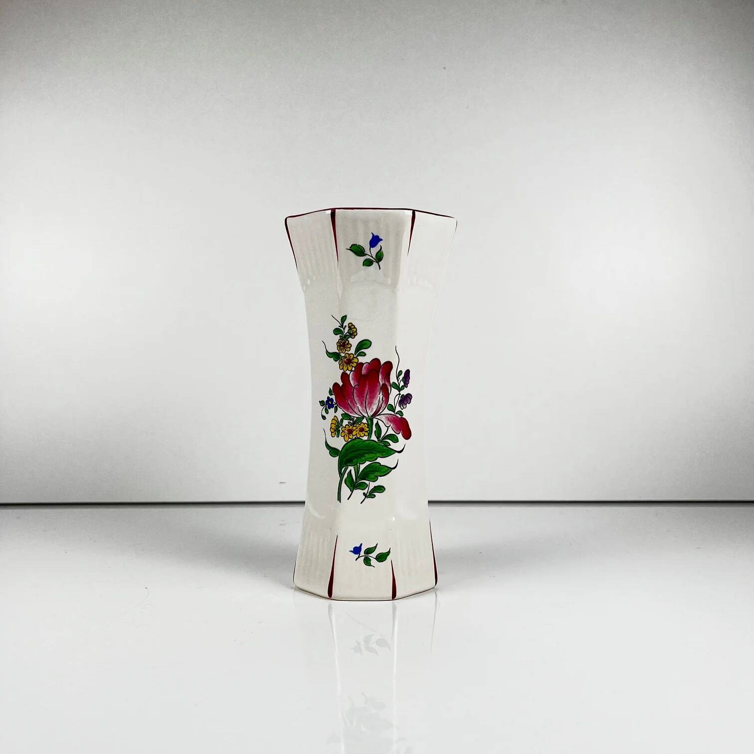 Small tube vase KG Lunéville, model "Streetlamp"