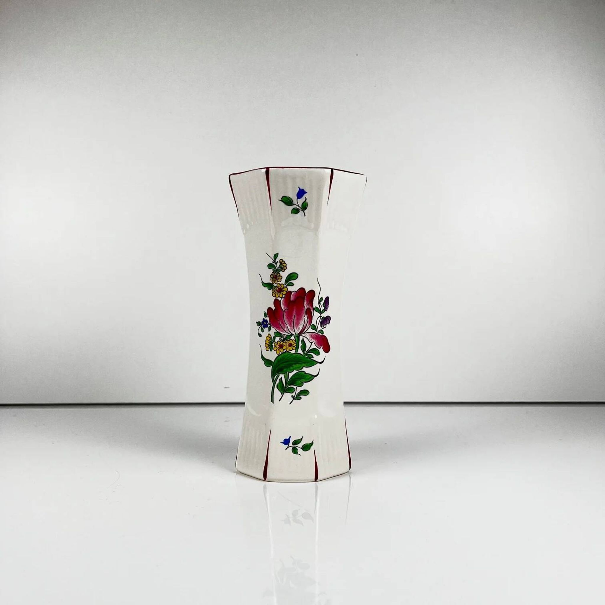Small tube vase KG Lunéville, model "Streetlamp"