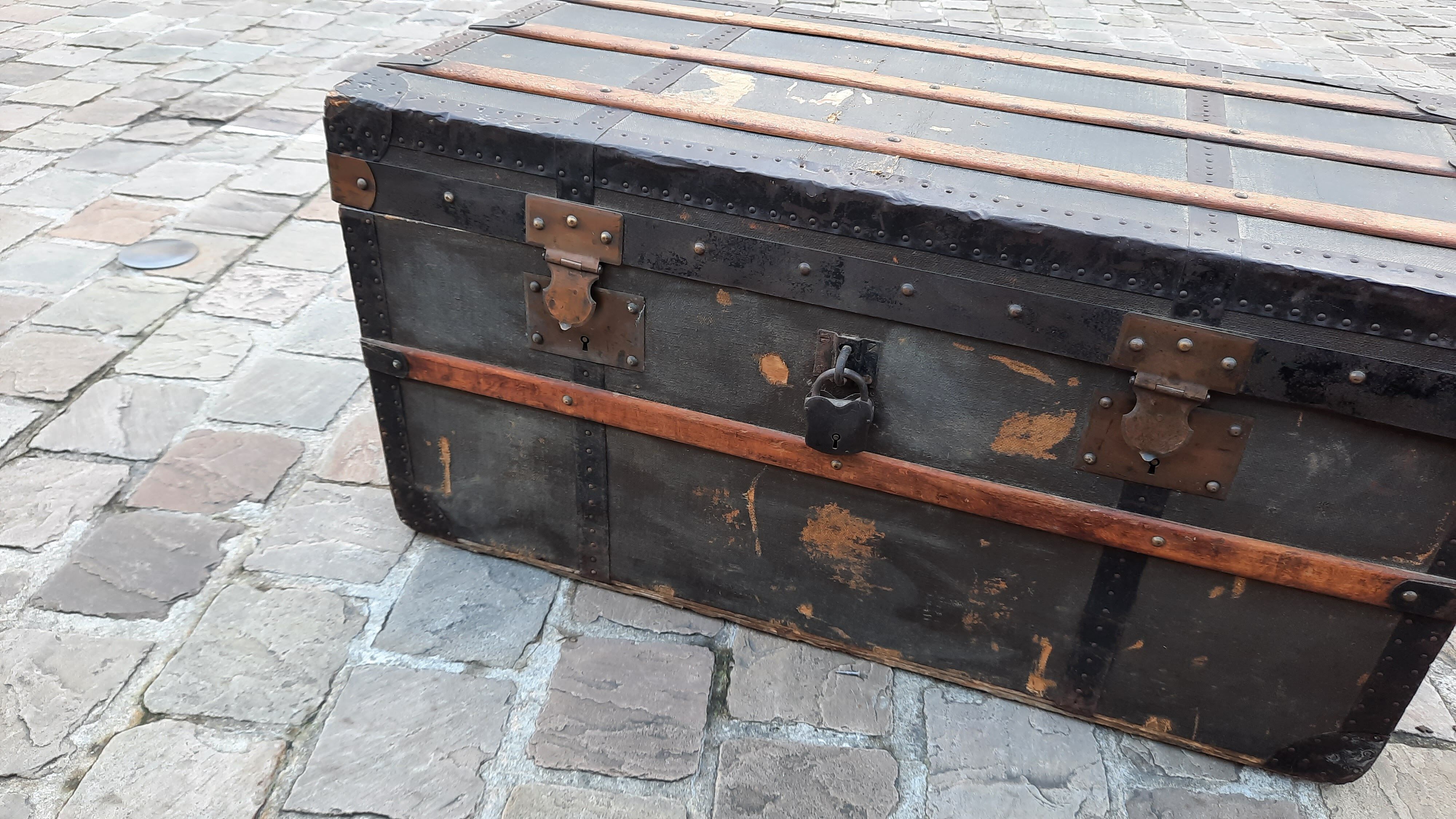 Travel malle of the 30s