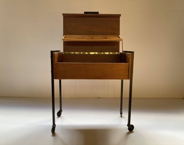 Chevet/bout de canapé/petit meuble de rangement à roulettes, 1960'