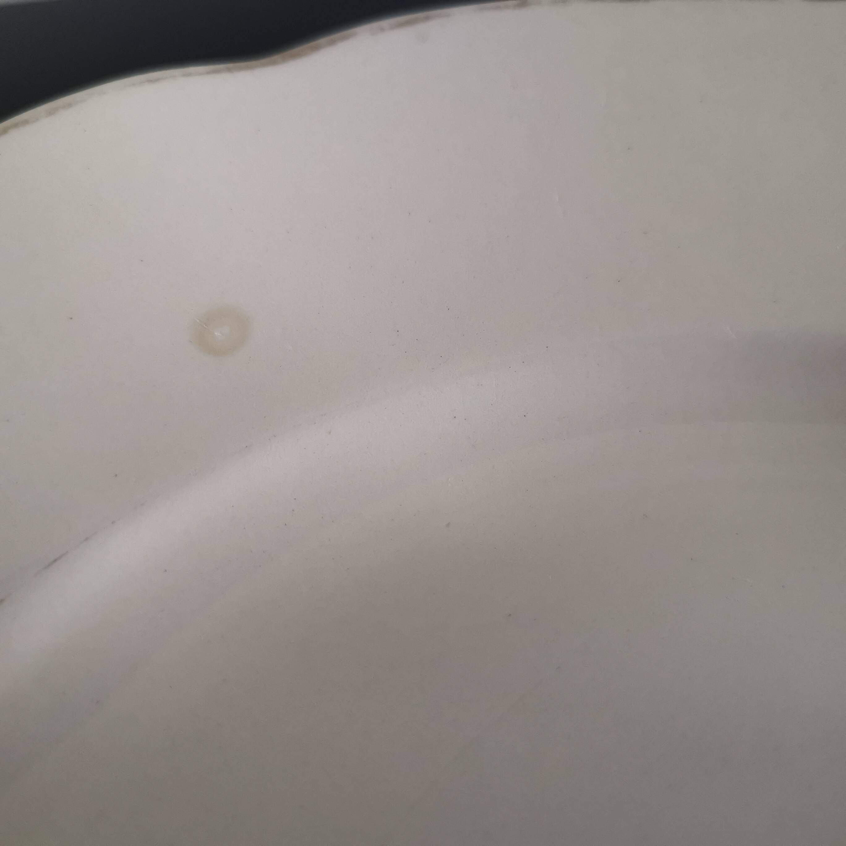 Set of 6 Villeroy and Boch flat plates in ivory color and gold edging