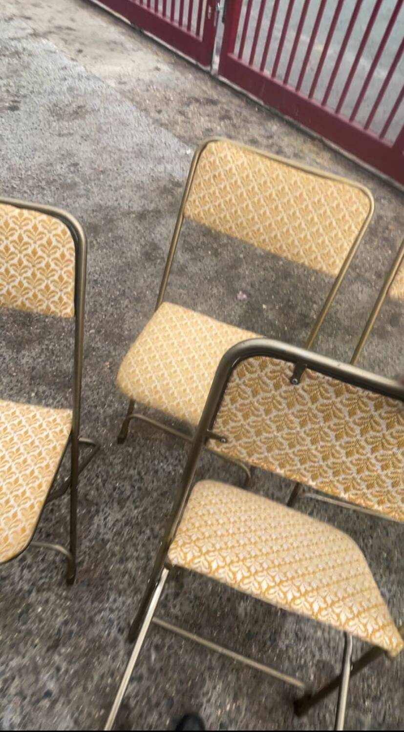 Set of 4 vintage folding chairs / 70's theater armchairs