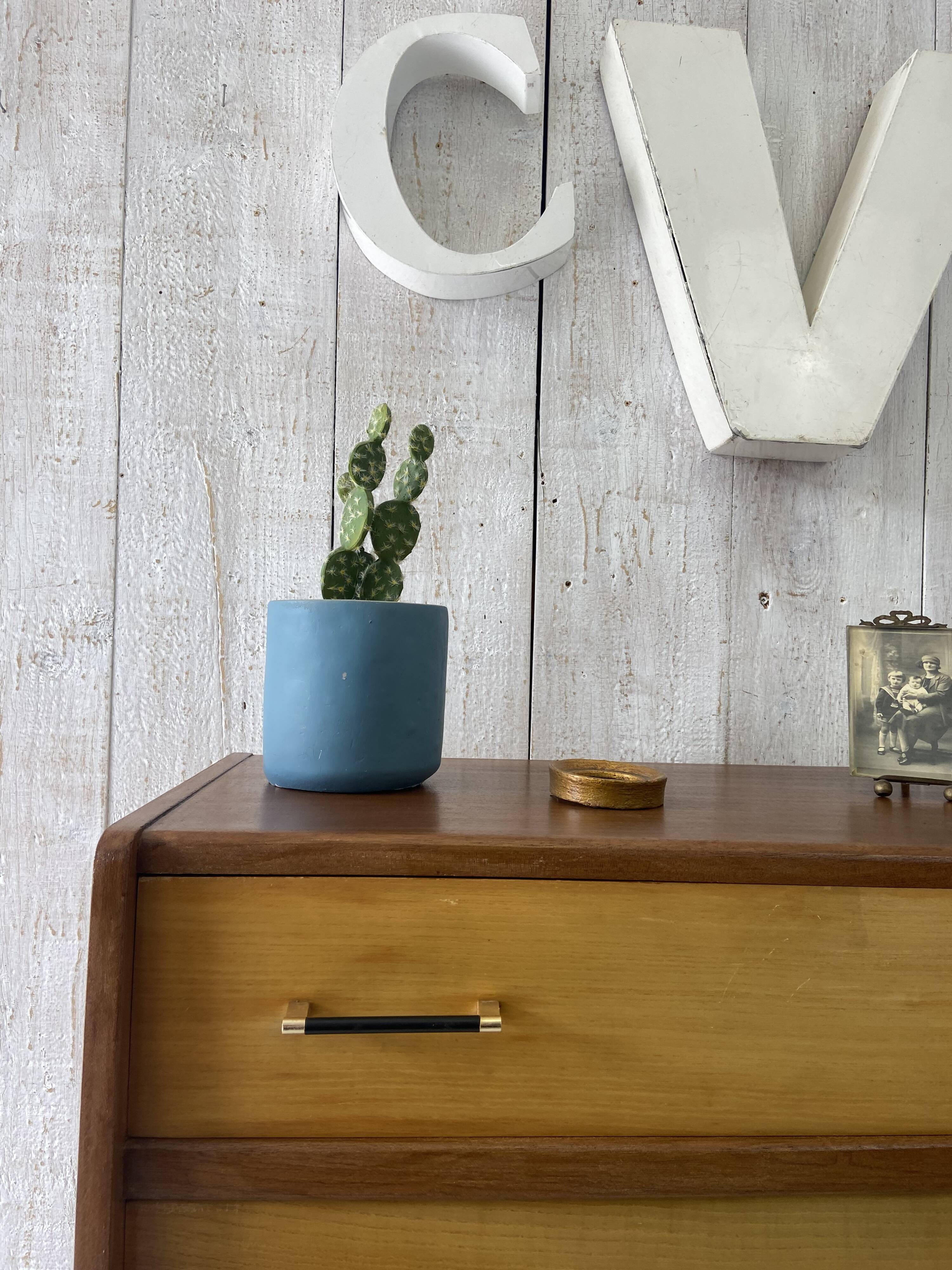 Vintage chest of drawers