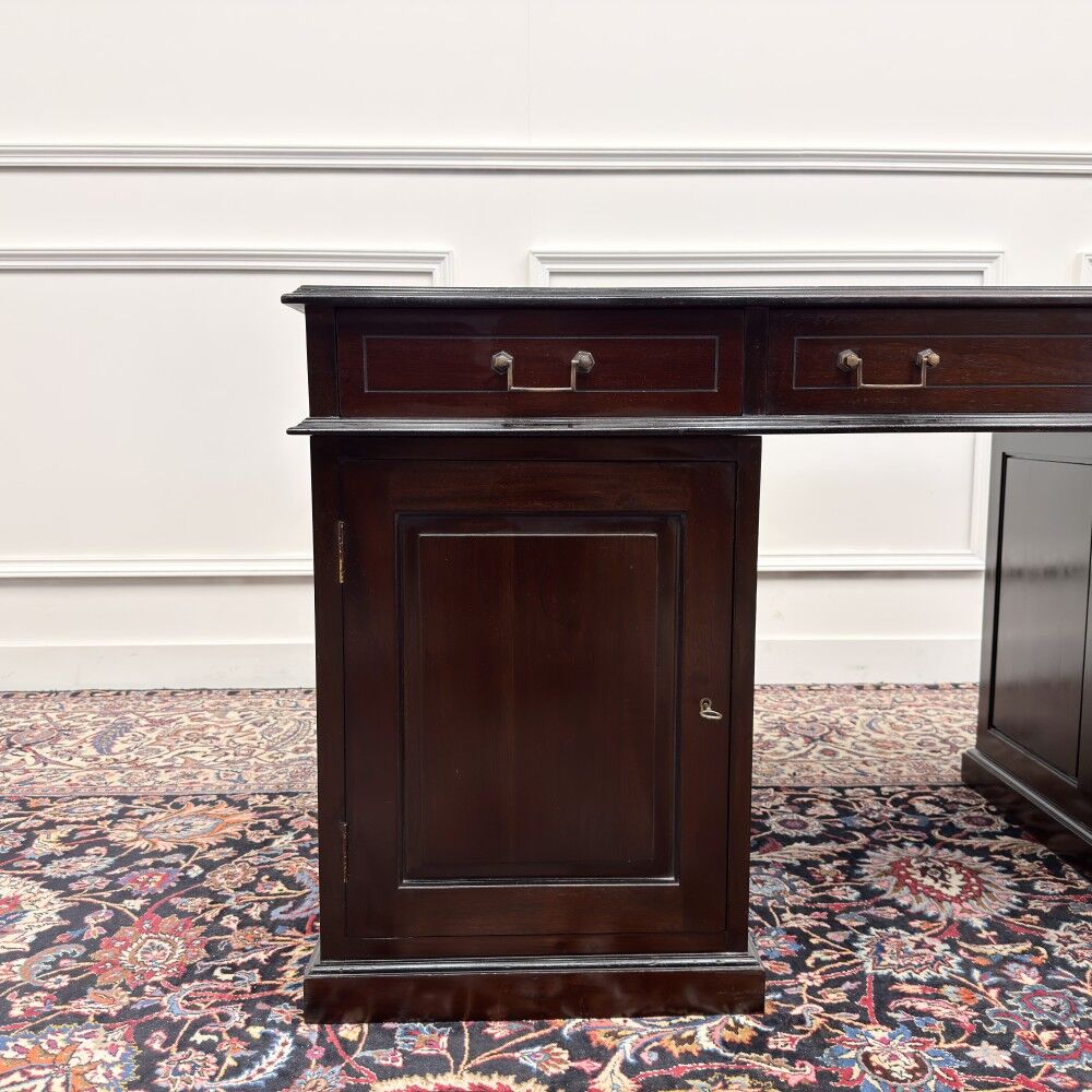 Bureau anglais classique avec incrustation en cuir