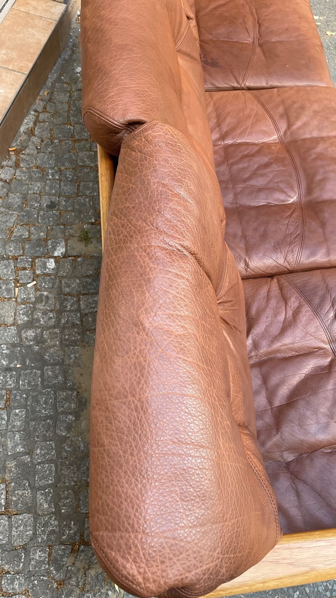 HS Denmark sofa in leather and teak from the 60s