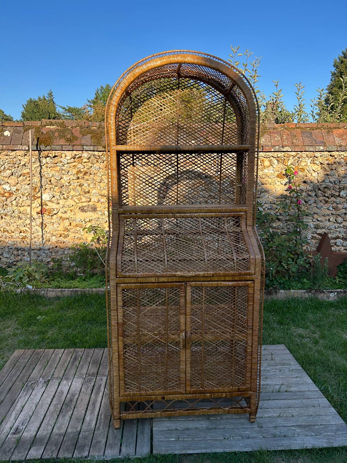 Large woven rattan shelf 🇮🇹 Vintage Italy 1970