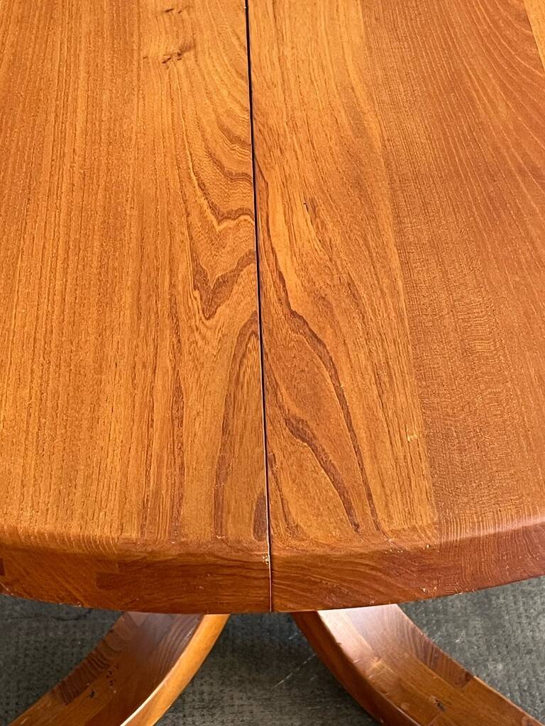 Table T40 in solid oak by Pierre Chapo from around 1970.