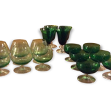 Collection de 16 verres verts