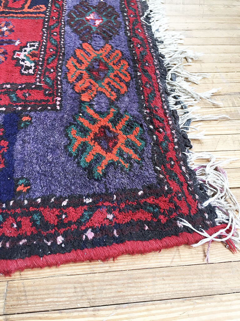 Hand knotted Persian rug - 210x126cm