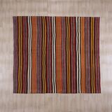 Tapis d"orient.172x166 cm
