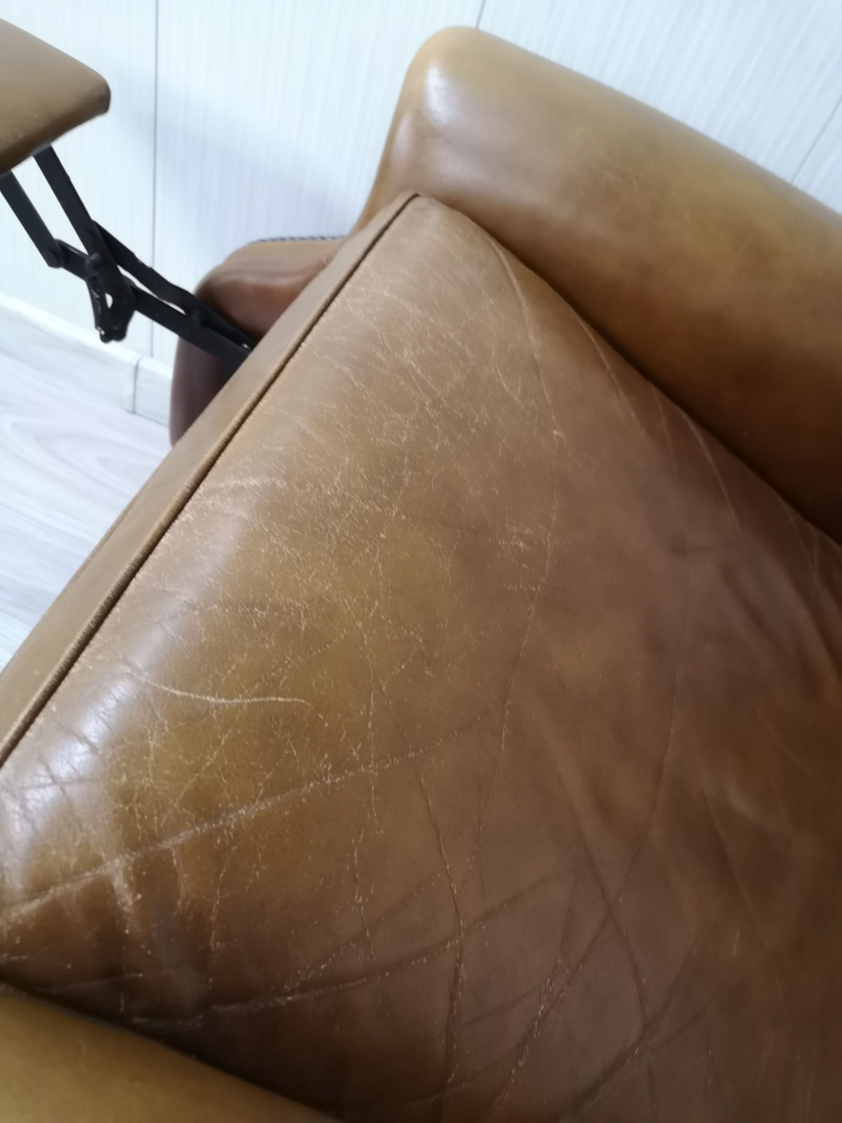 Leather reclining chair