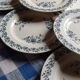 Lot de huit assiettes terre de fer