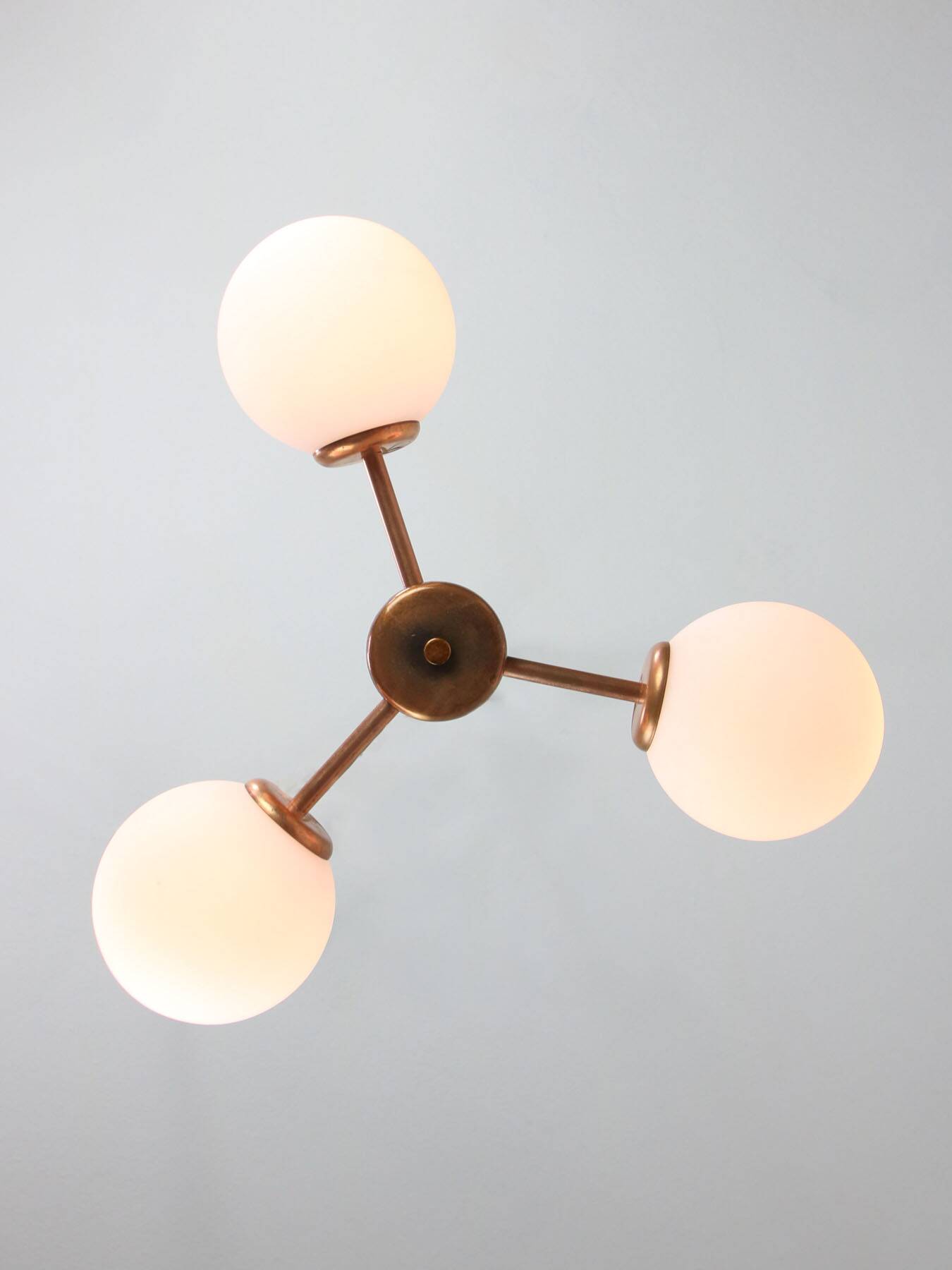 Mid-Century Modern Italian Chandelier in Copper and Opaline Glass, 1960s