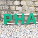 Enseigne lettres en bois vertes pharmacien