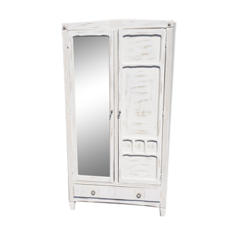 Armoire vintage
