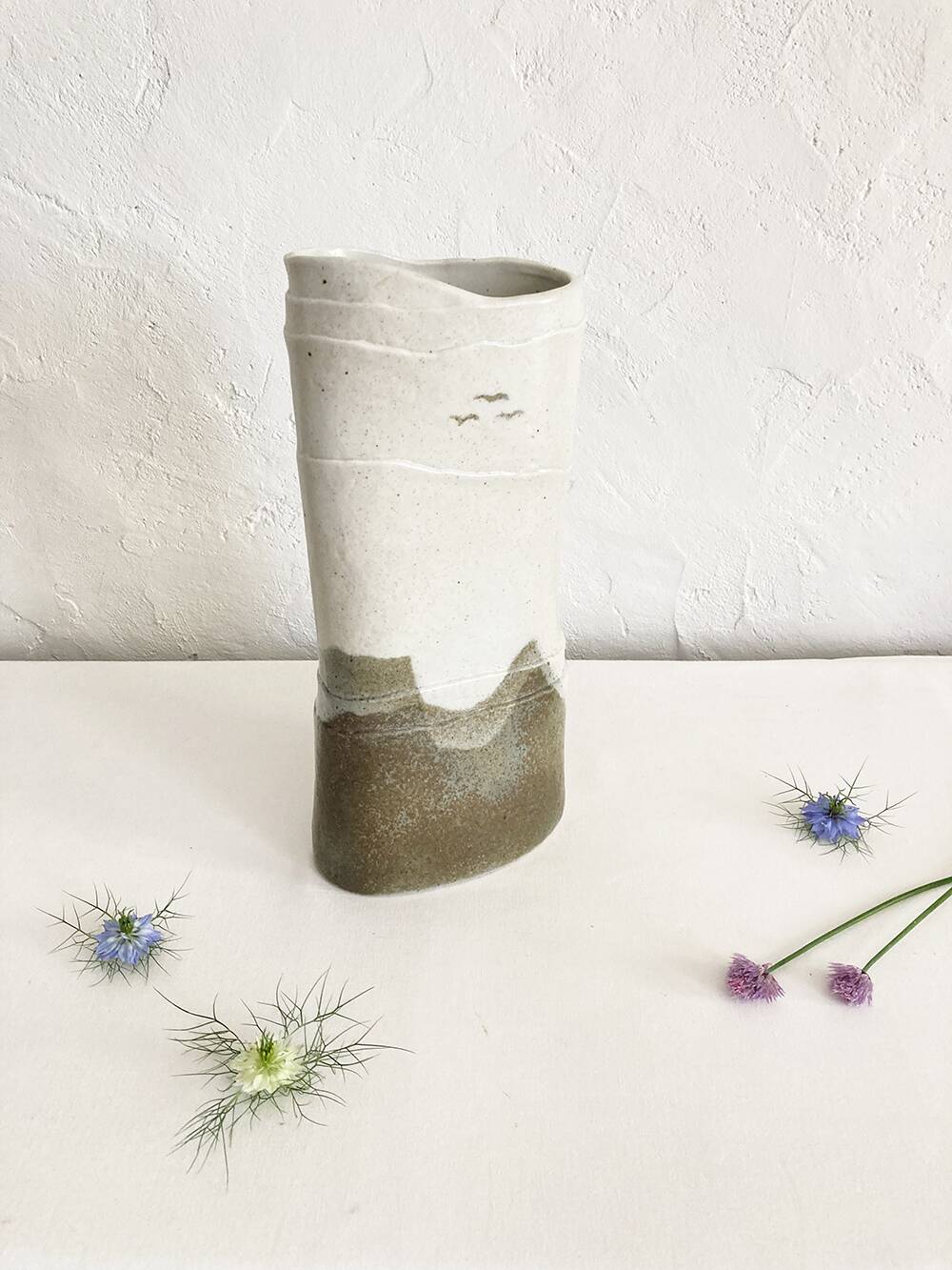 Virebent ceramic vase, design by Claire Debril