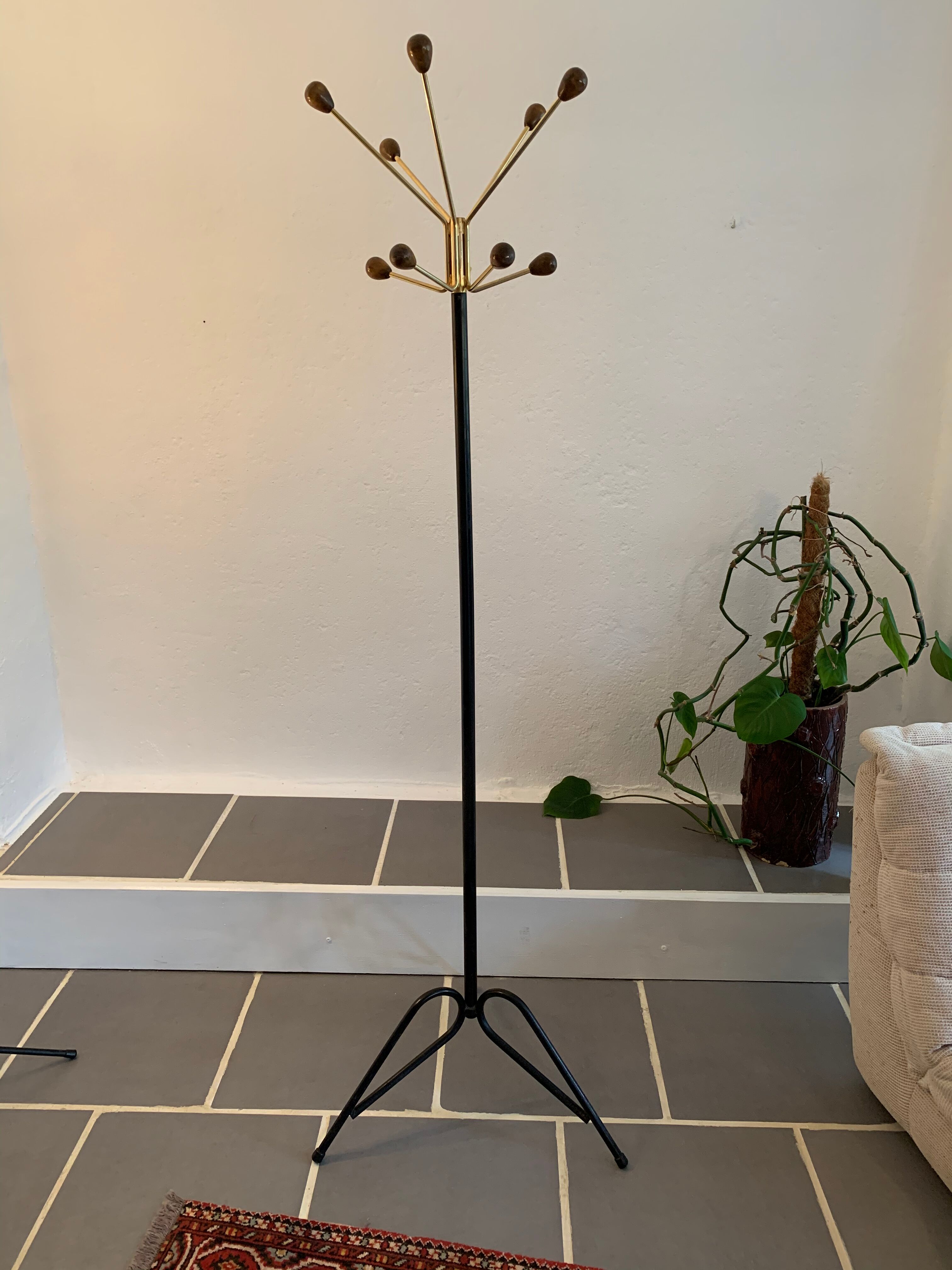 Parrot coat rack tripod vintage 50s