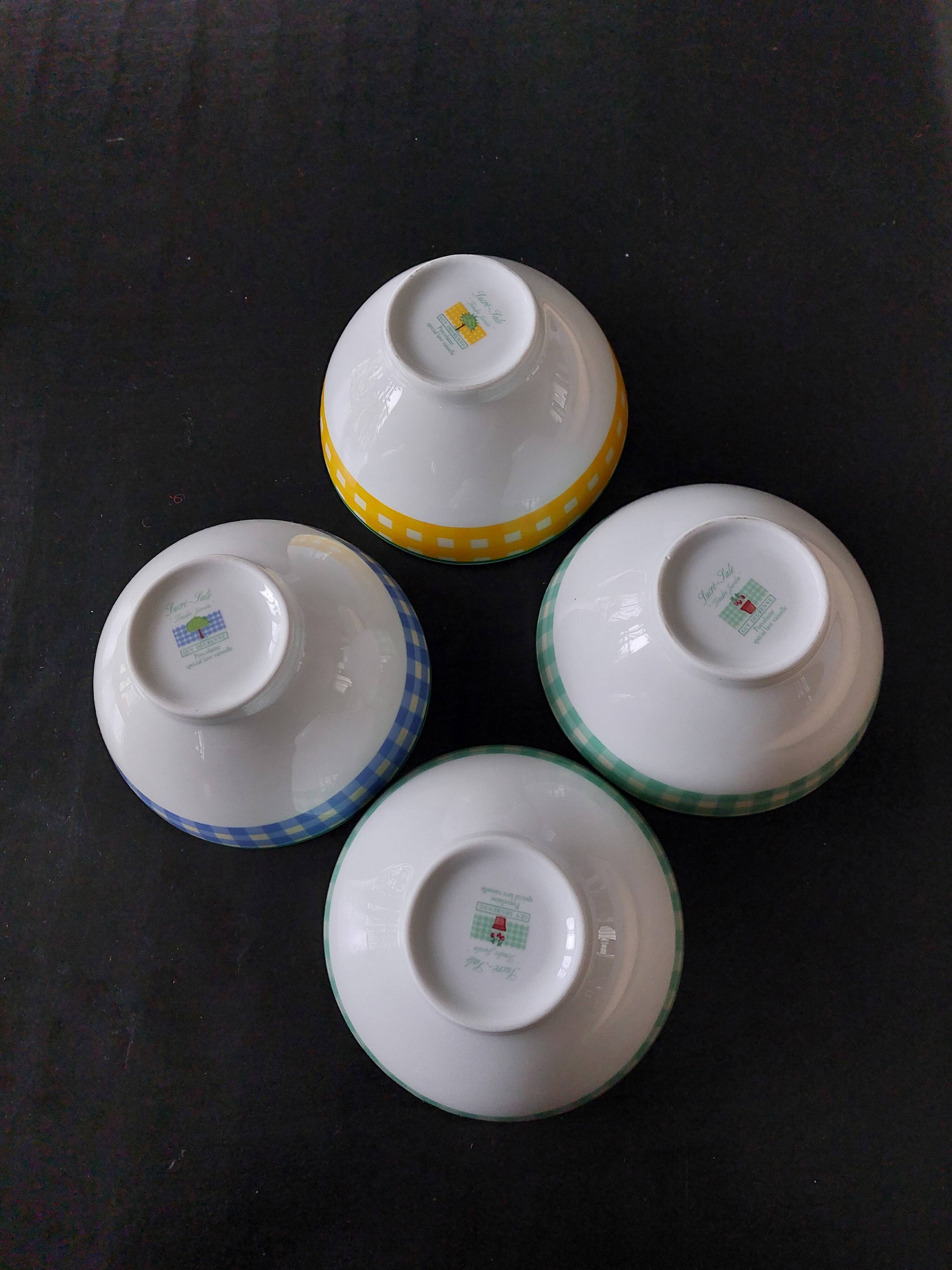 Set of four gingham pattern bowls