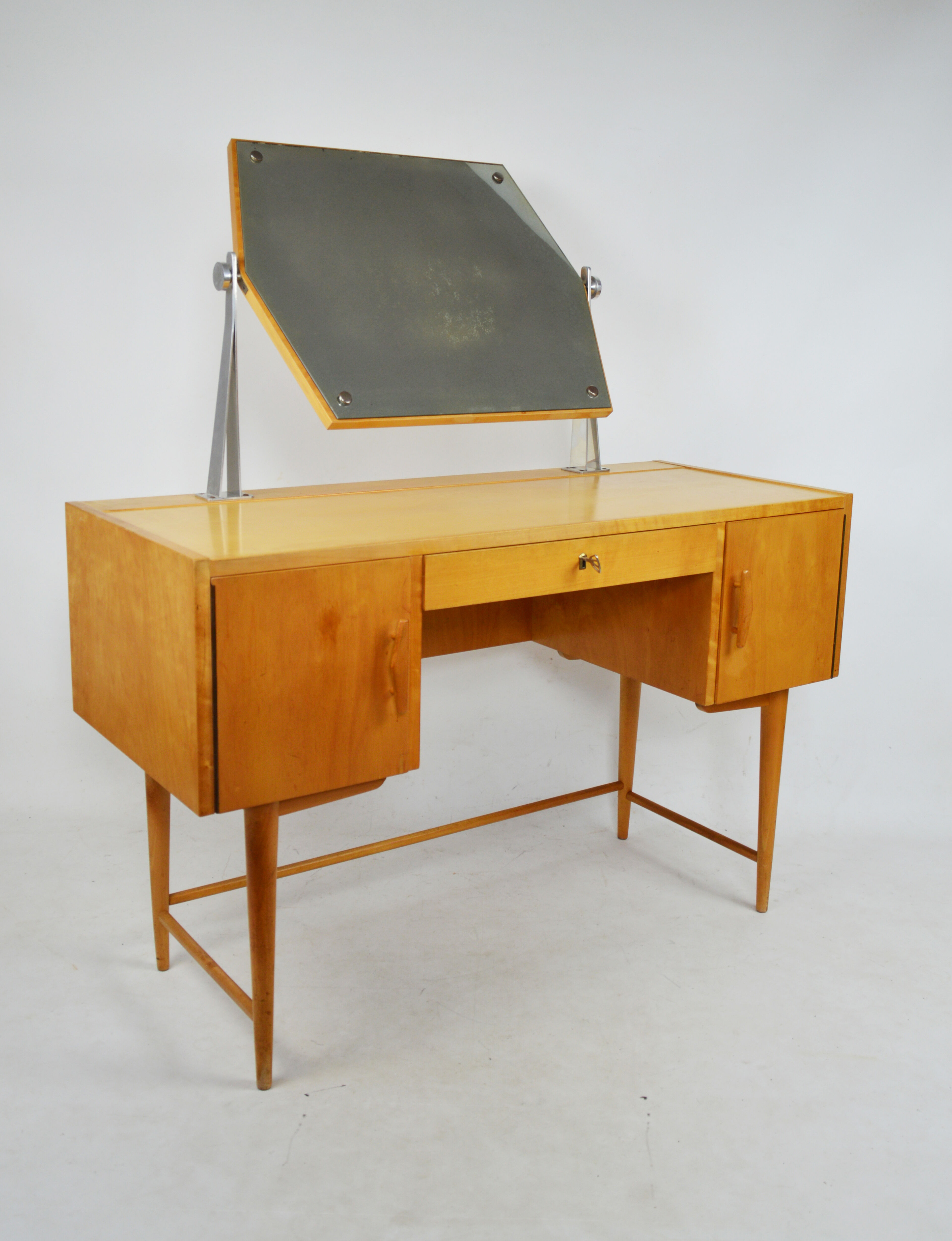 1970s dressing table