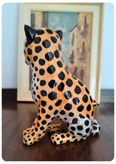 Léopard en céramique