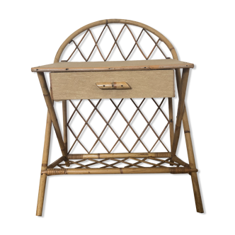 Table de nuit vintage rotin