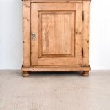 Buffet en pin ancien