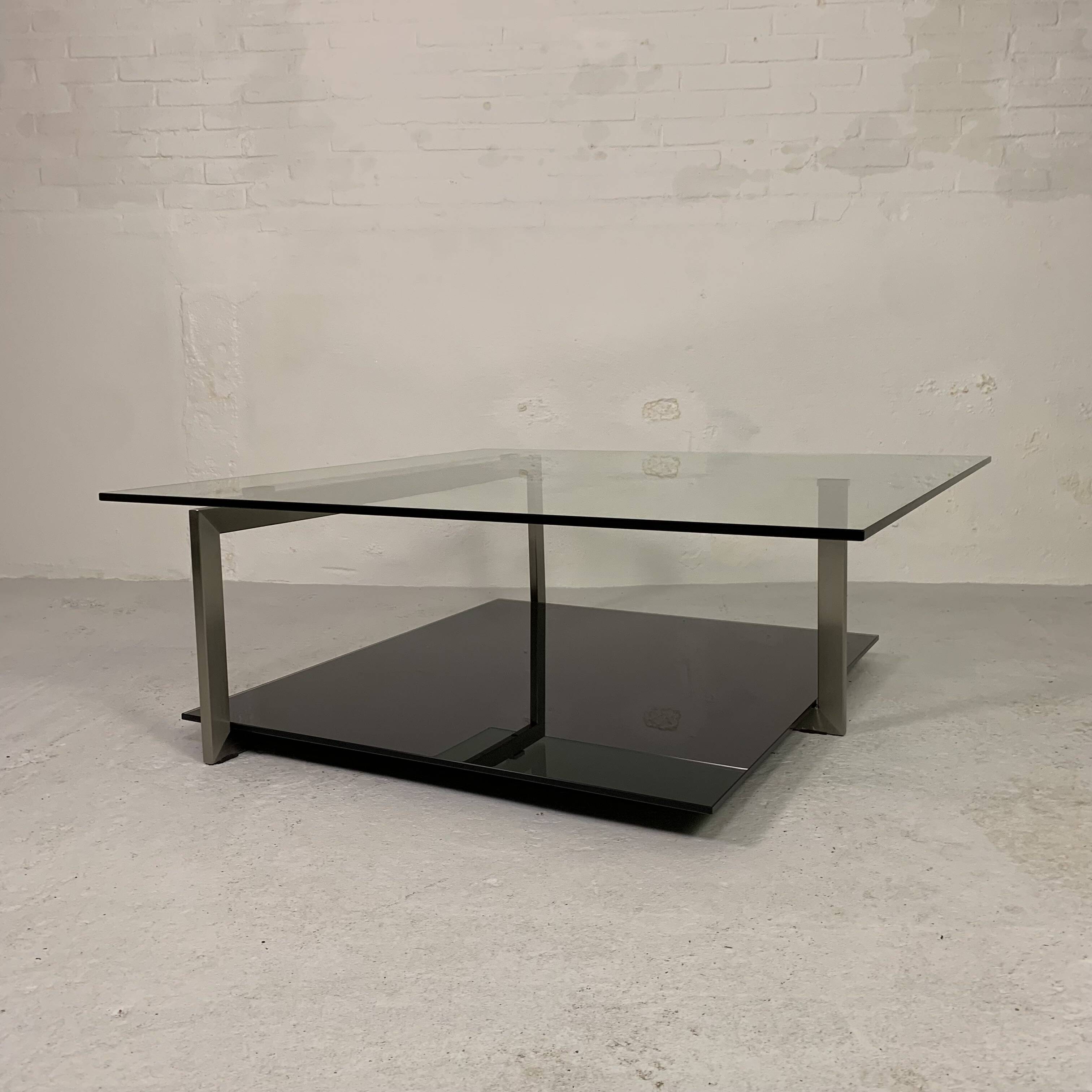 Glass coffee table 110 x 110 cm in the style of Rolf Benz and Metaform