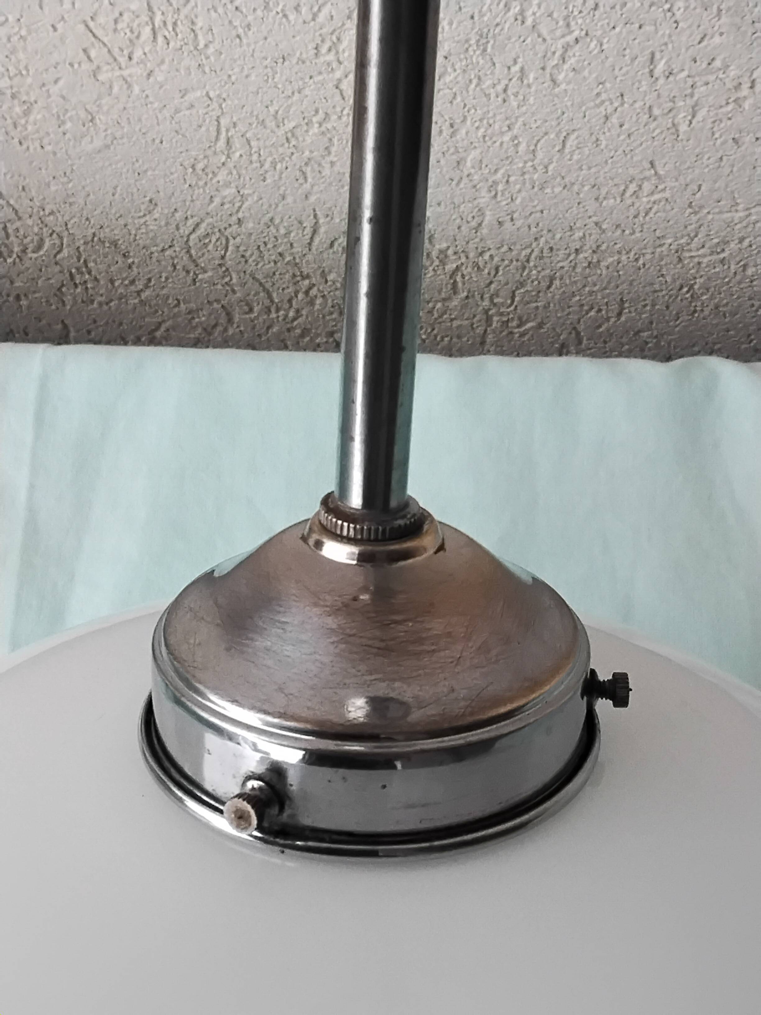 Suspension in opaline