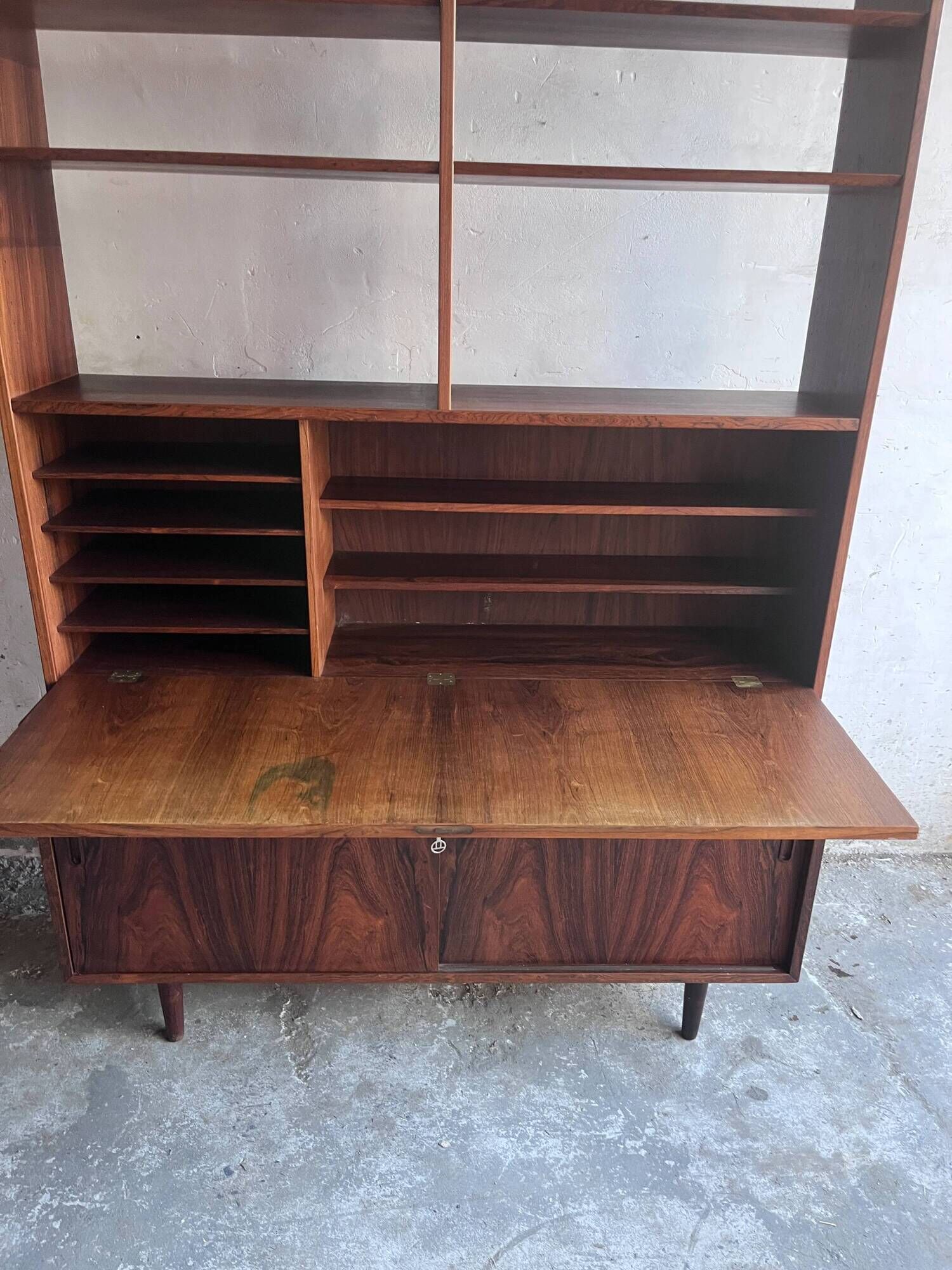 Secretary library model HU-9 in rosewood by Poul Hundevad, Denmark, 1960s.