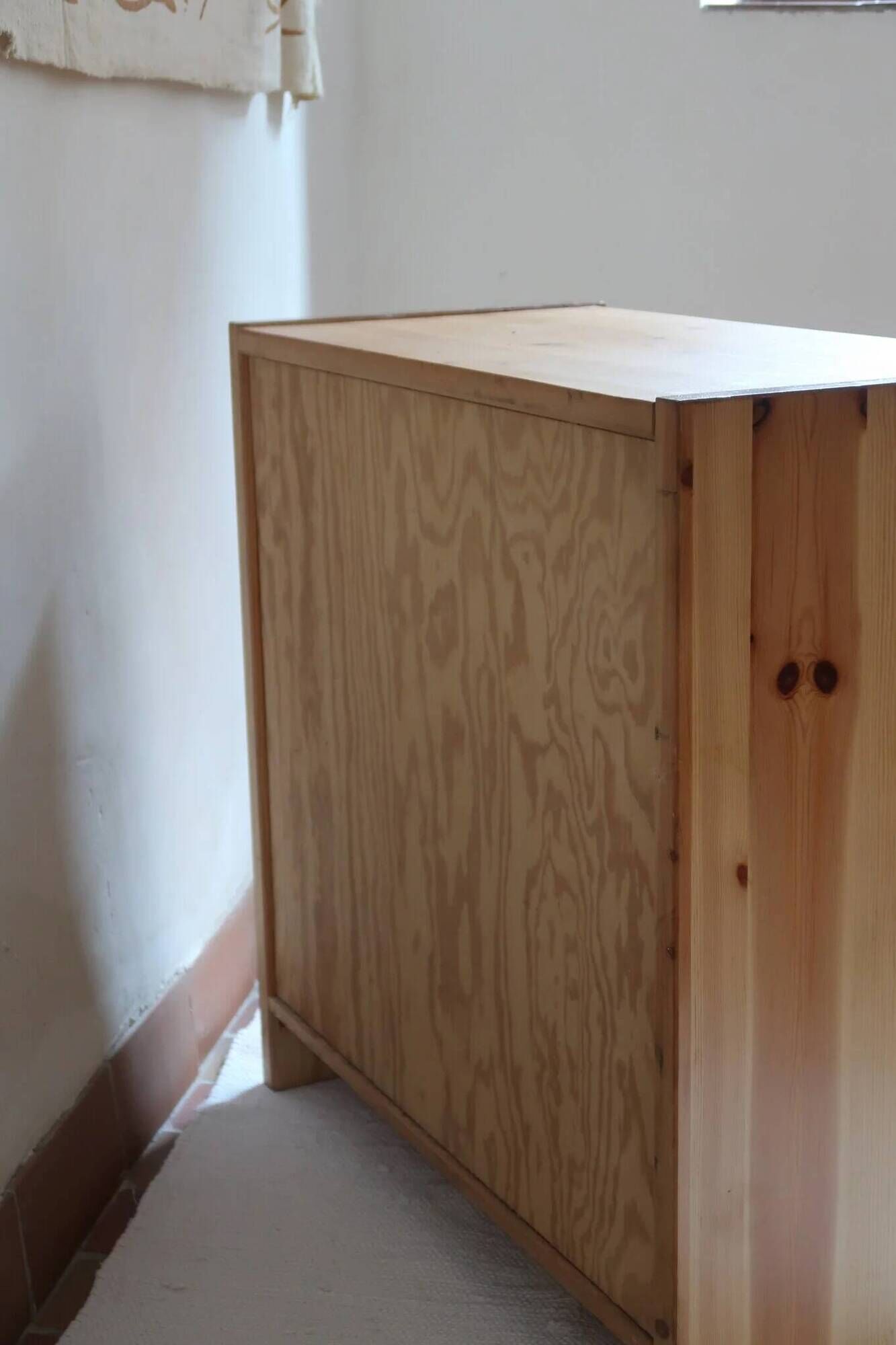 Chest of drawers with 4 drawers in solid pine, rustic mountain style, 1970s.