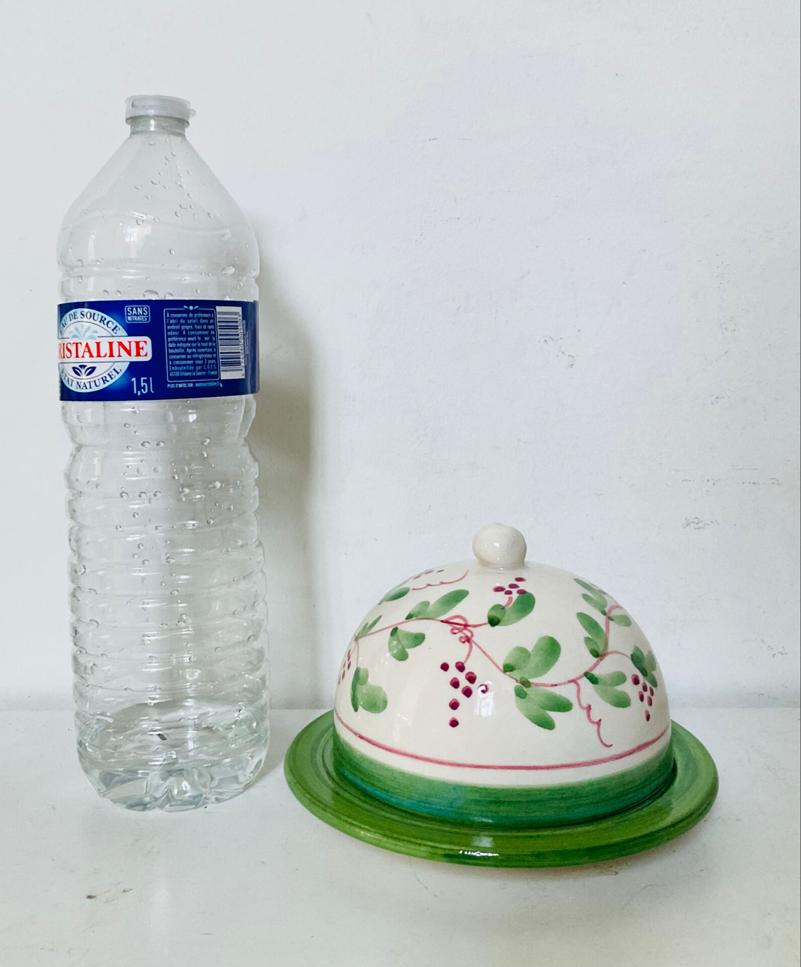 Butter bell in faience from the 20th century signed Mesves R.R Renaud Rémusat.