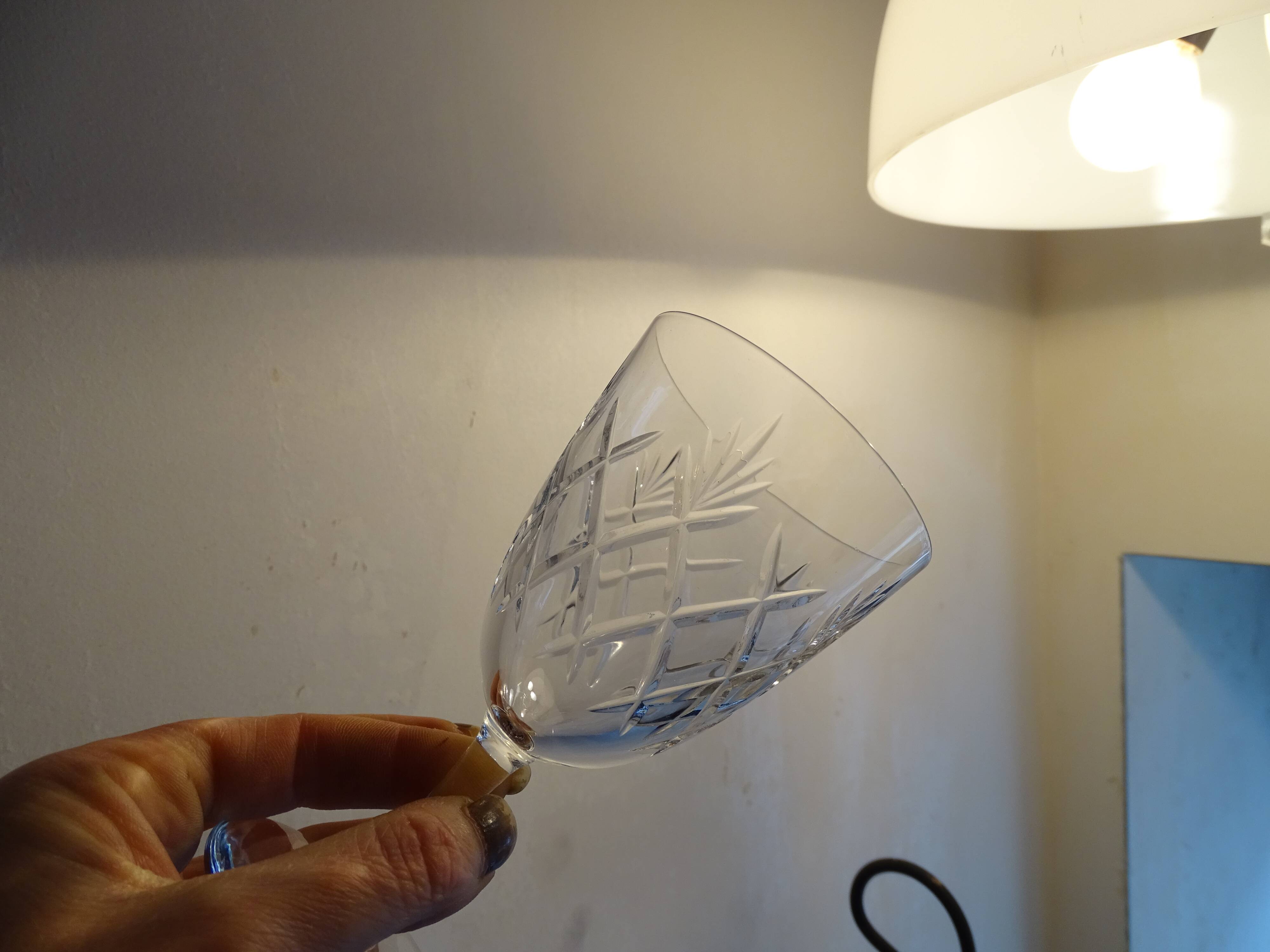 8 glasses of Bayel crystal wine signed, cut crystal.