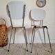 Paire de chaises en formica blanc et rayures