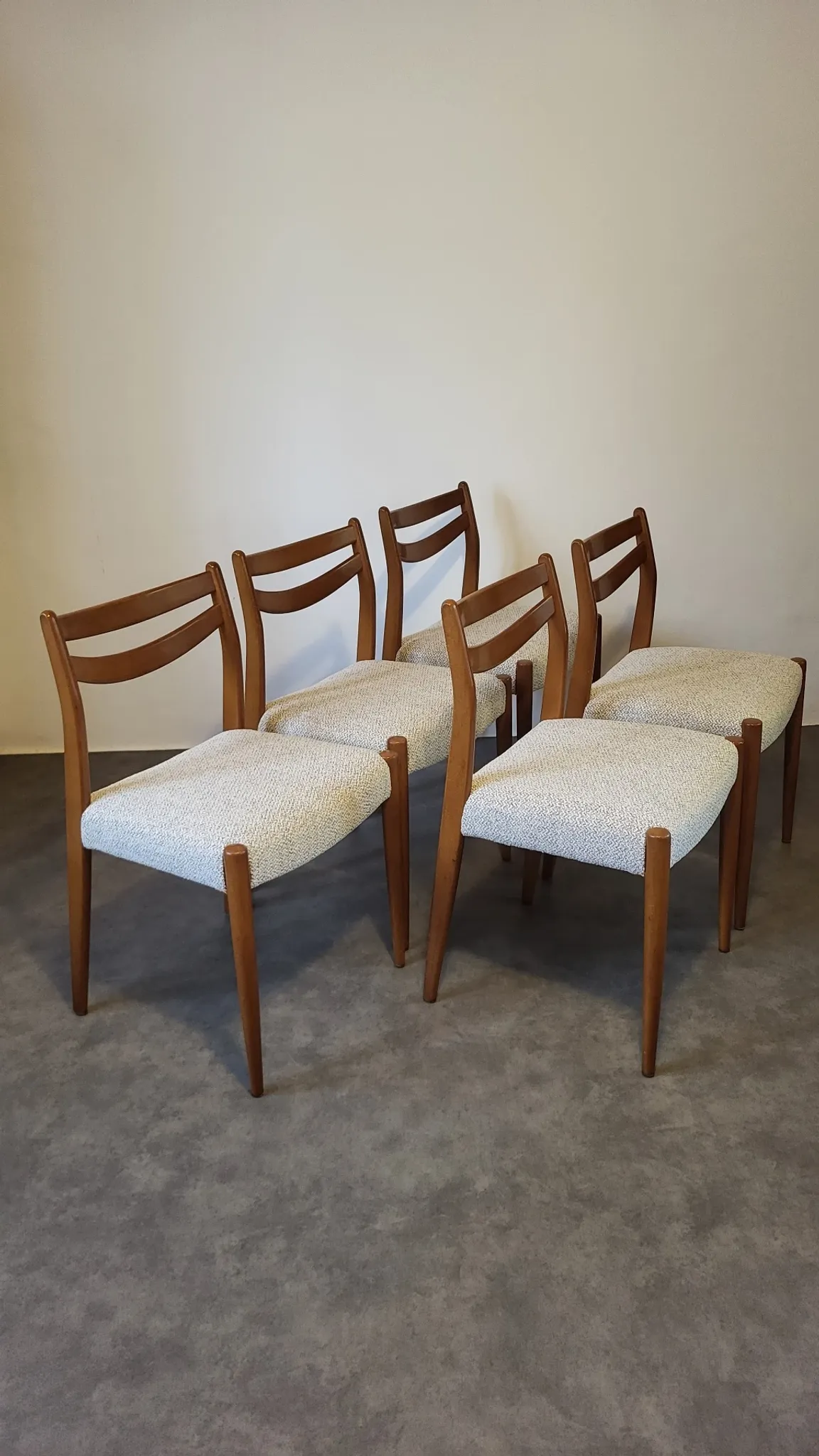 Set of 5 Scandinavian chairs from the 1960s.
