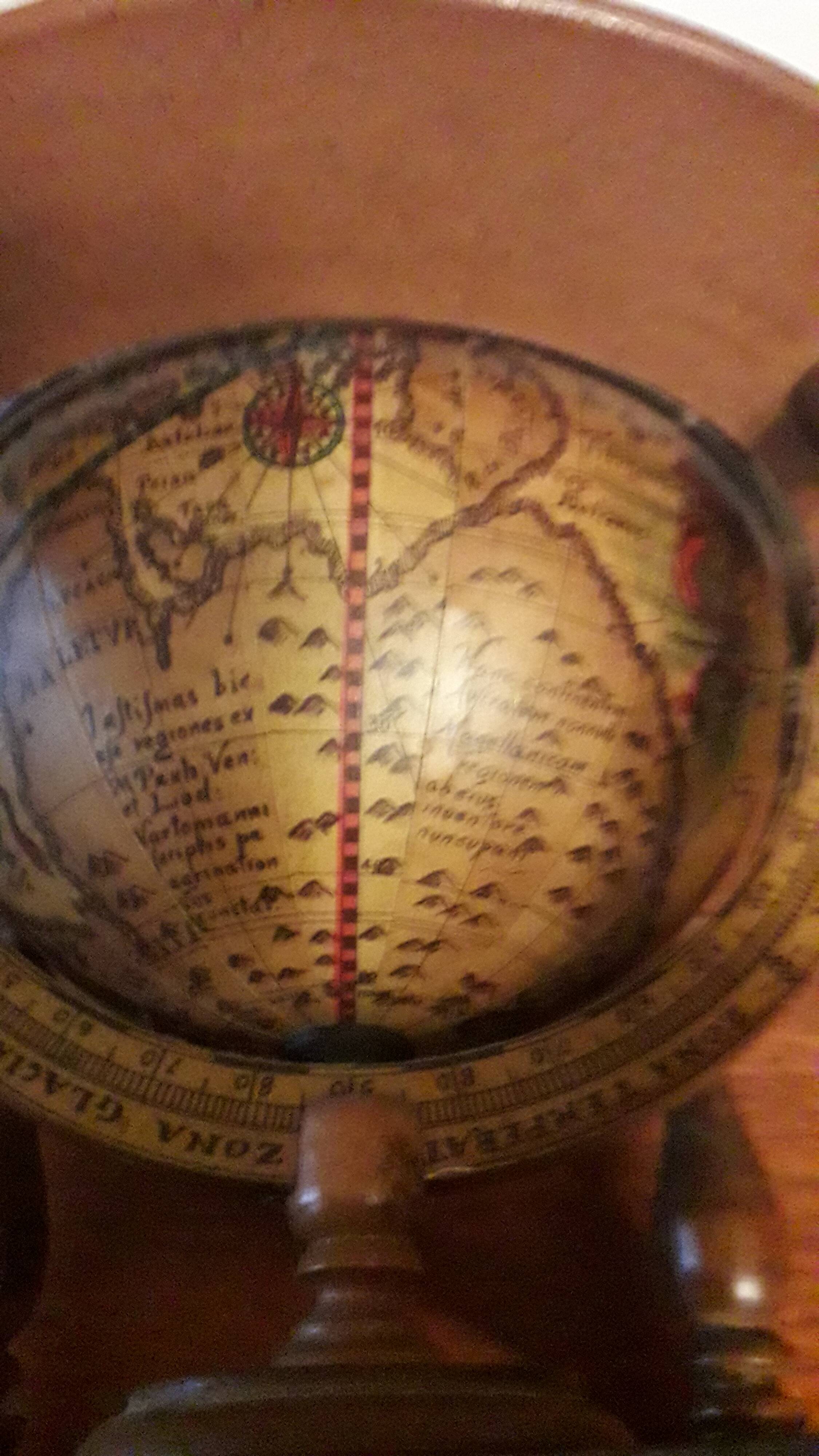Ice bucket, globe globe map