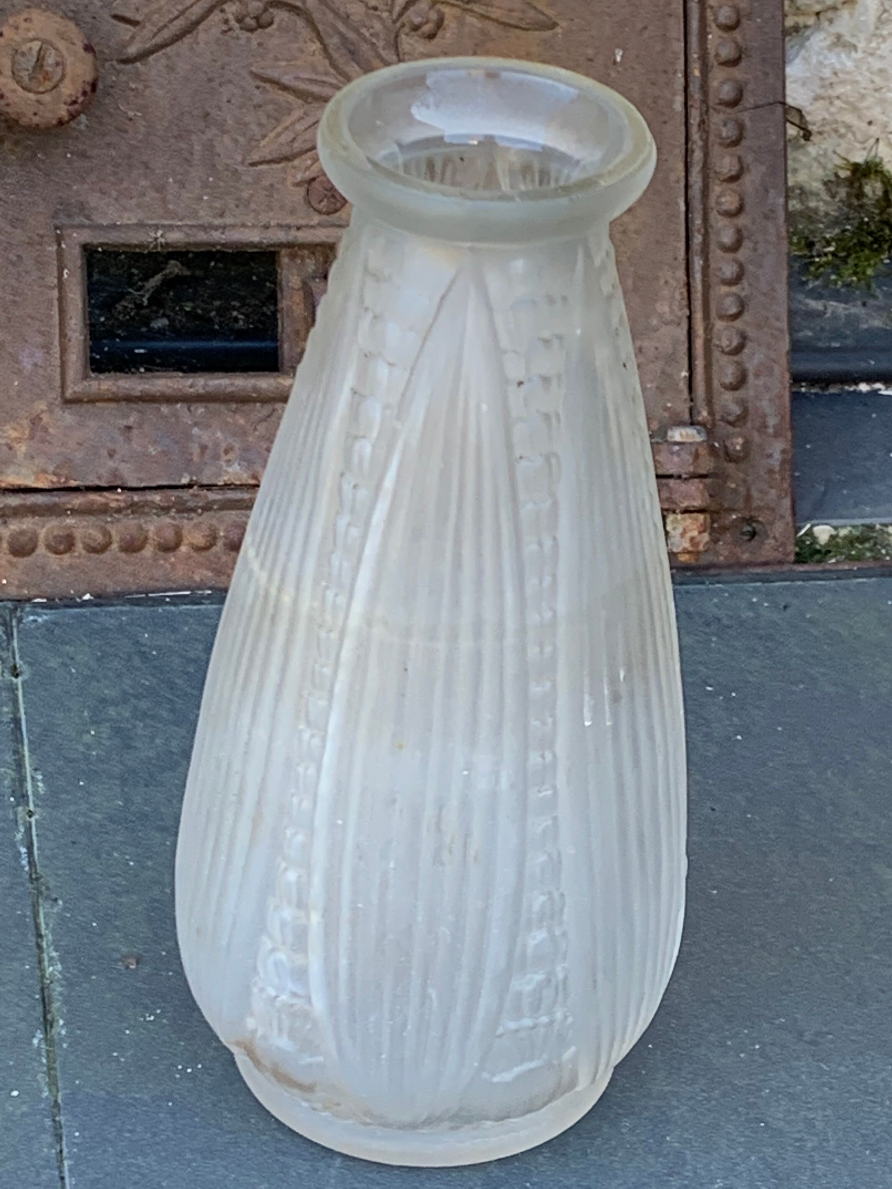 Hyacinth vase in frosted glass art deco foliage pattern
