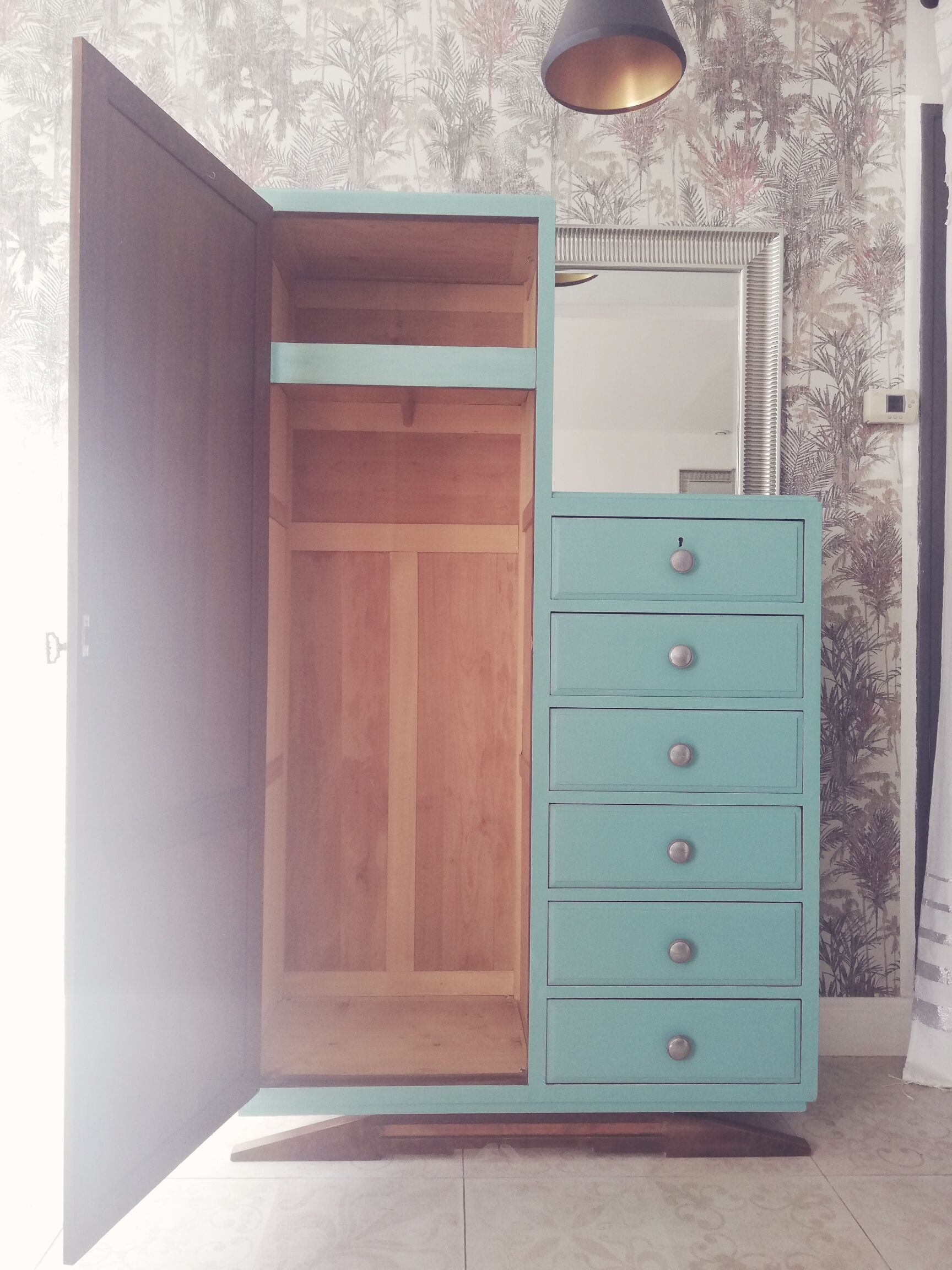 Armoire asymétrique