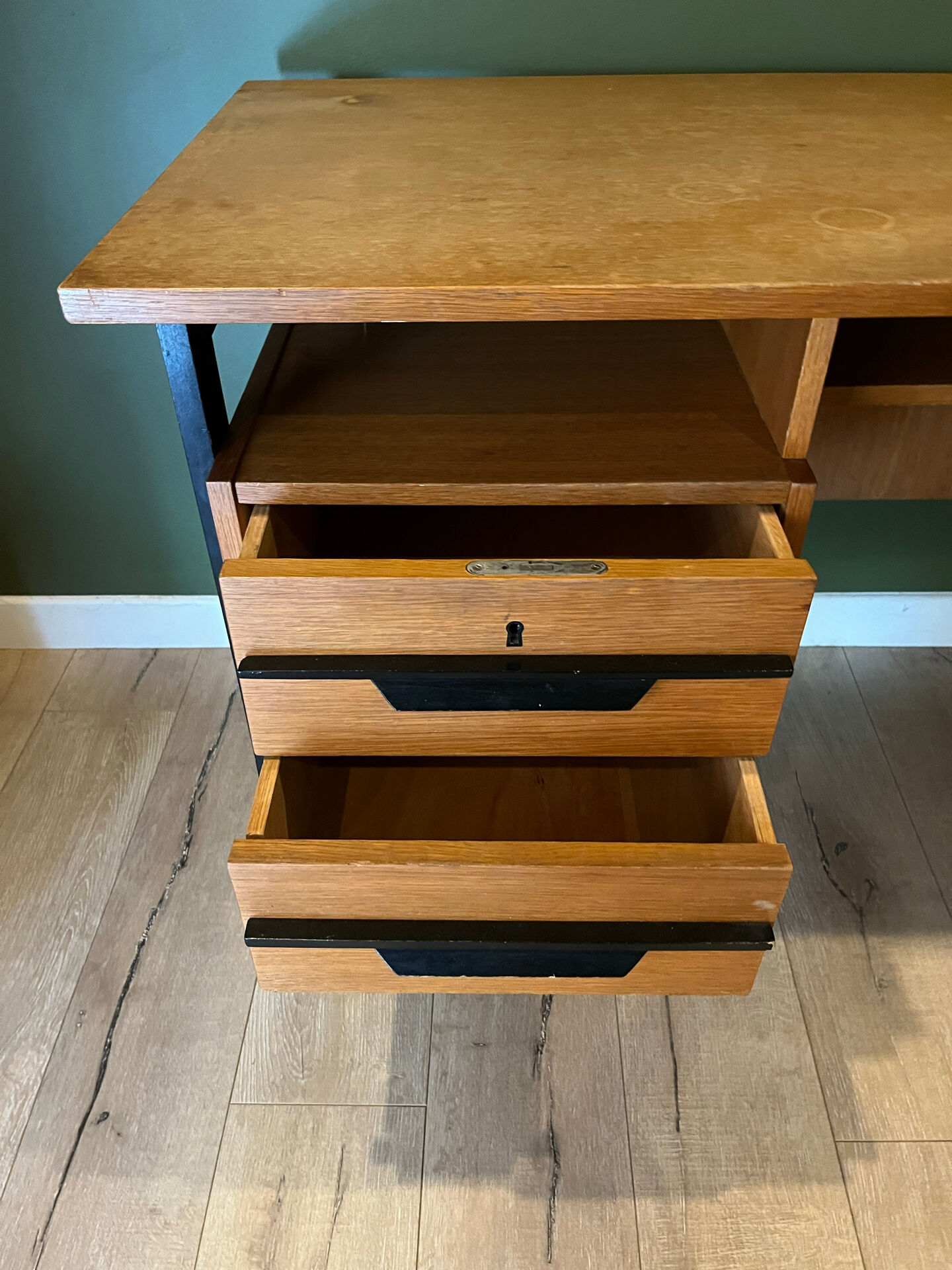 Bureau moderniste bois