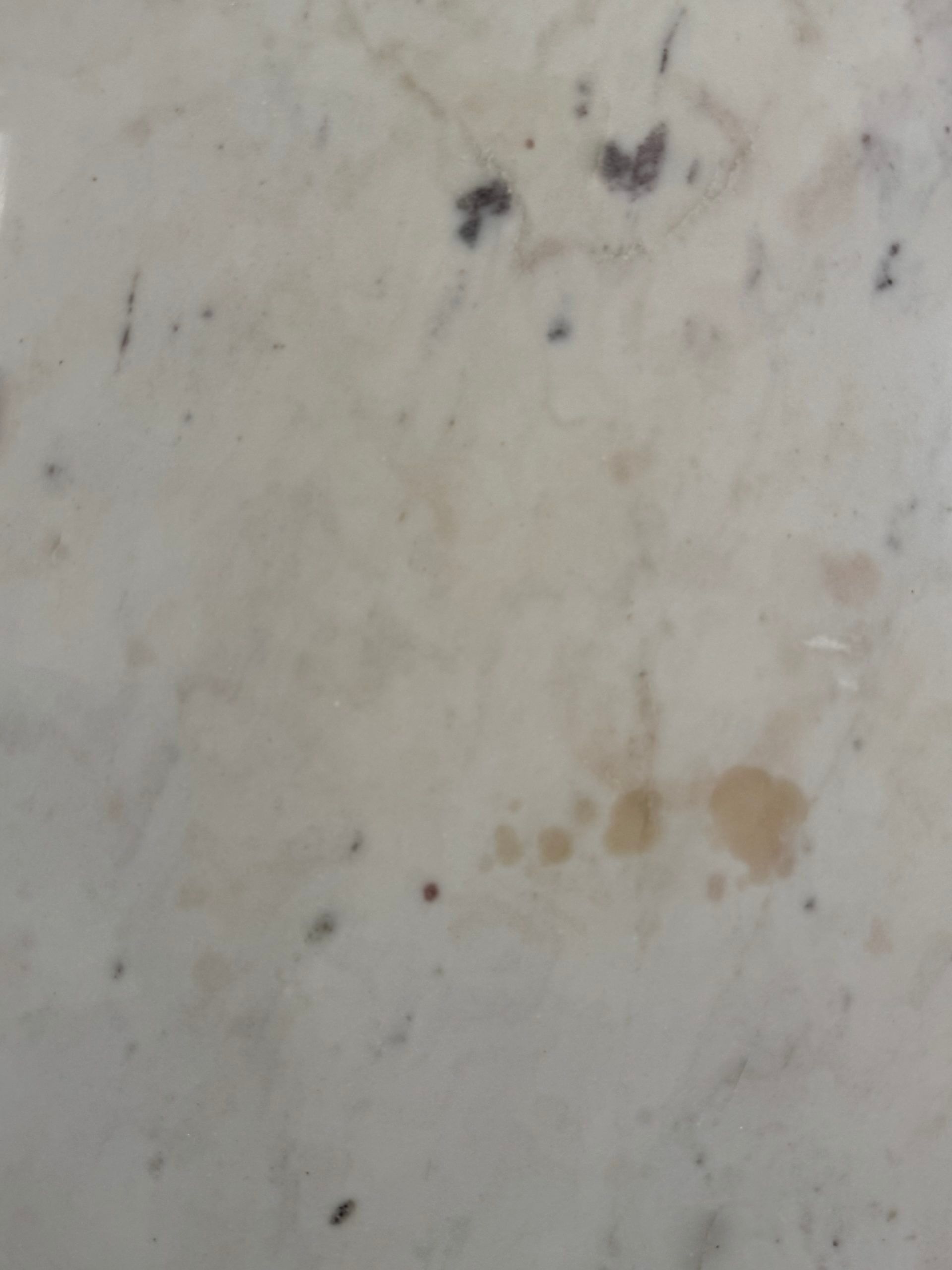 Table ovale en marbre