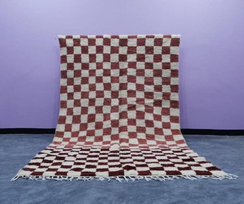Handwoven natural wool rug, size 150/250 cm.