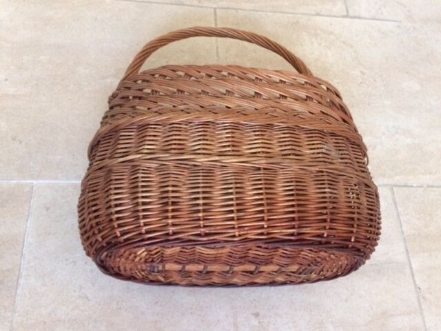 Panier ancien en osier tressé