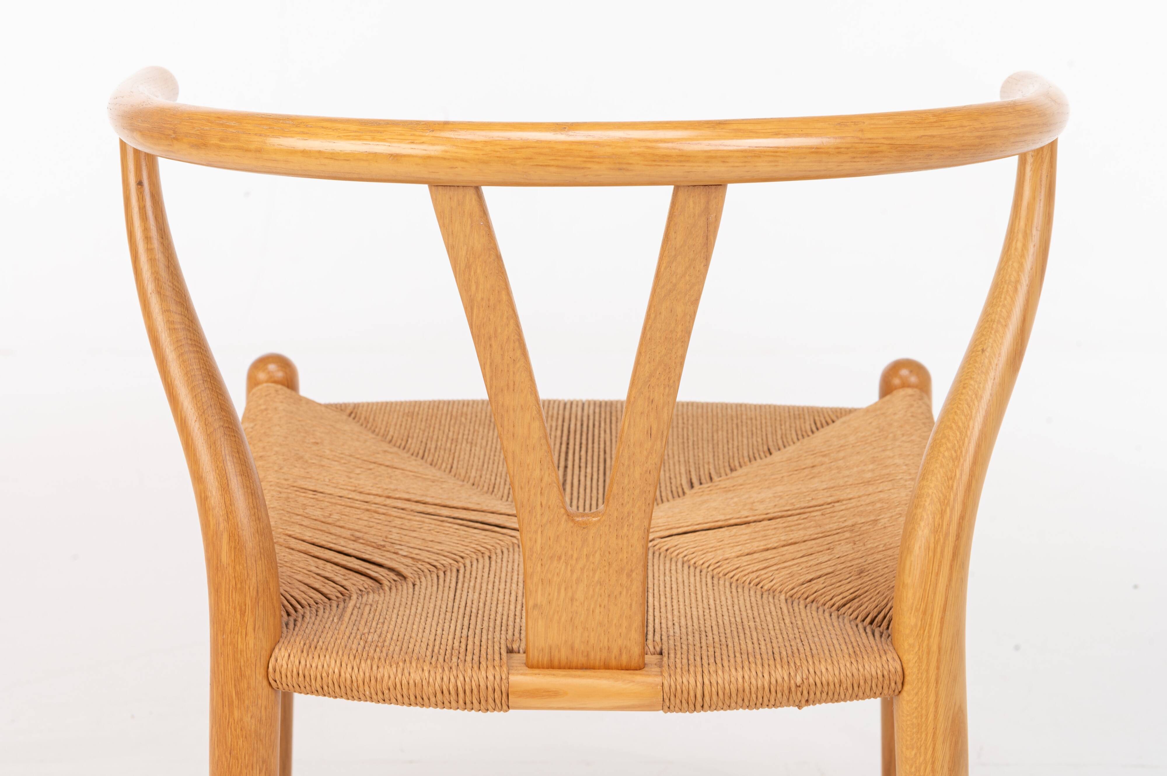 Set of 6 'CH24' wishbone dining chairs by Hans J Wegner for Carl Hansen, De