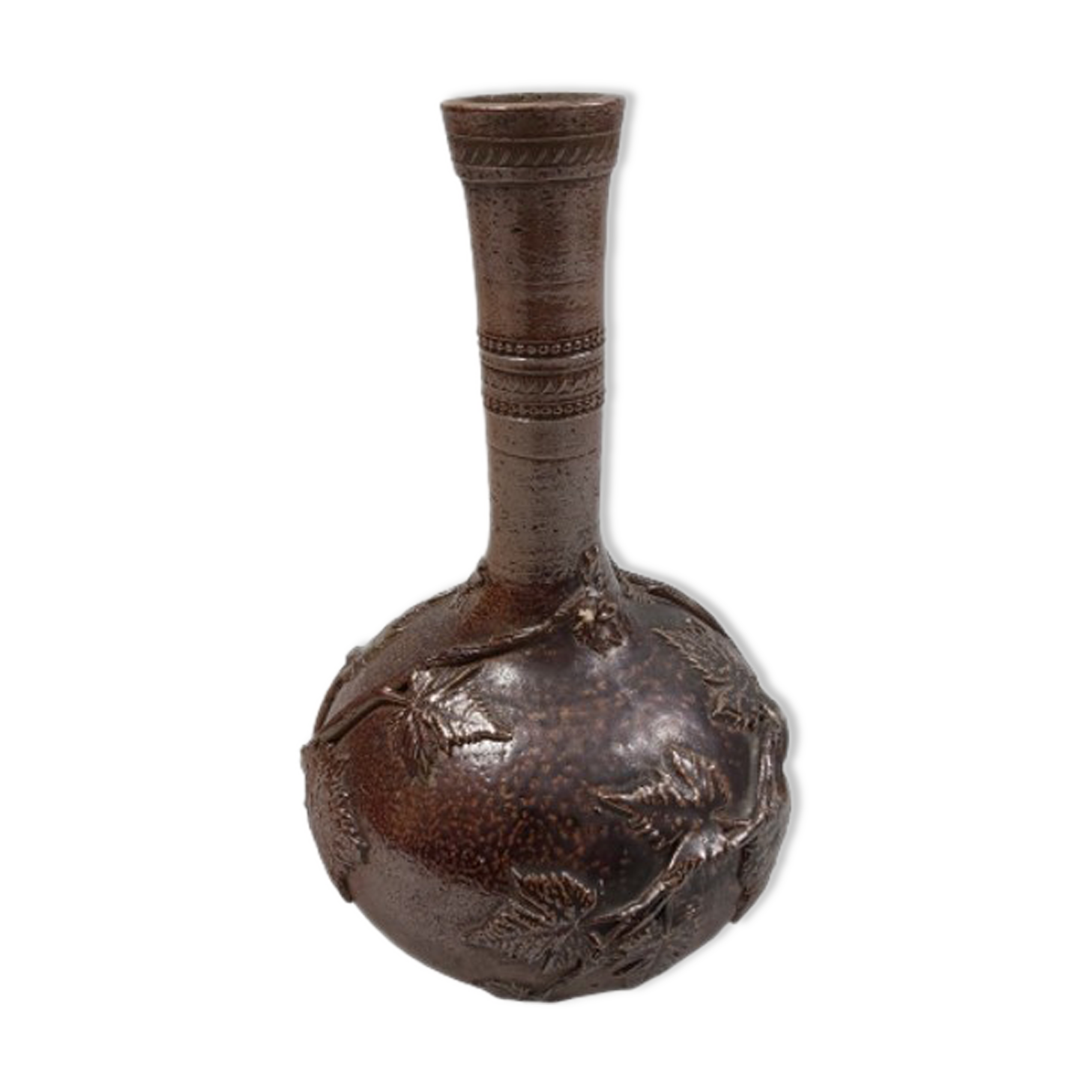 Pansu vase with vine decoration.